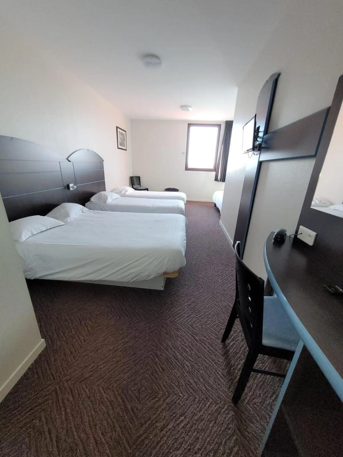 Bed in Hôtel Akena City Albi Gaillac