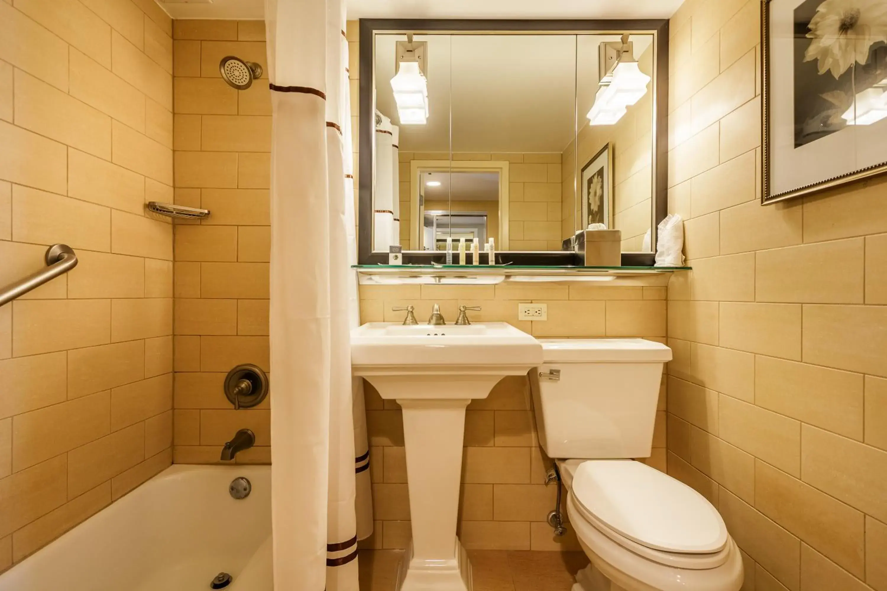 King Room with Garden View in Sleepy Hollow Hotel King Room with Garden View in Sleepy Hollow Hotel