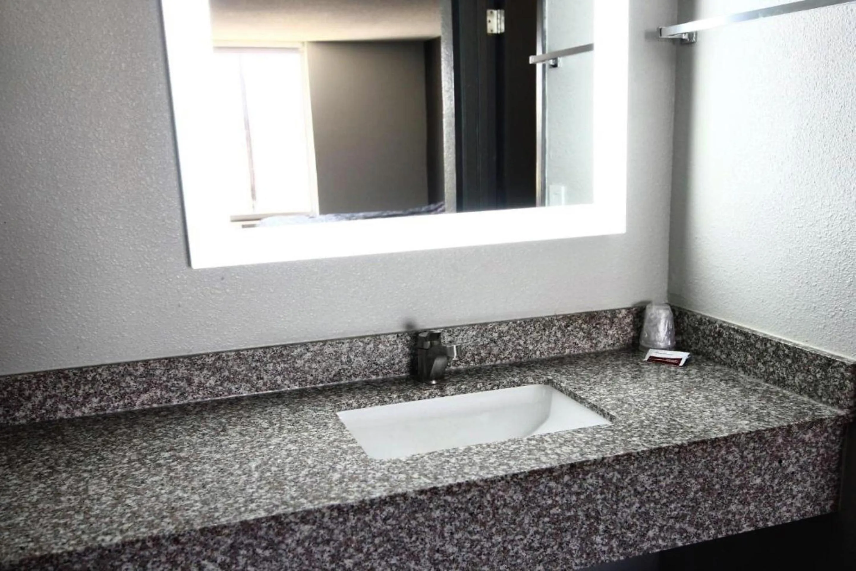 Bathroom in Hotel Comfort Stay by OYO Texarkana East, AR I-30