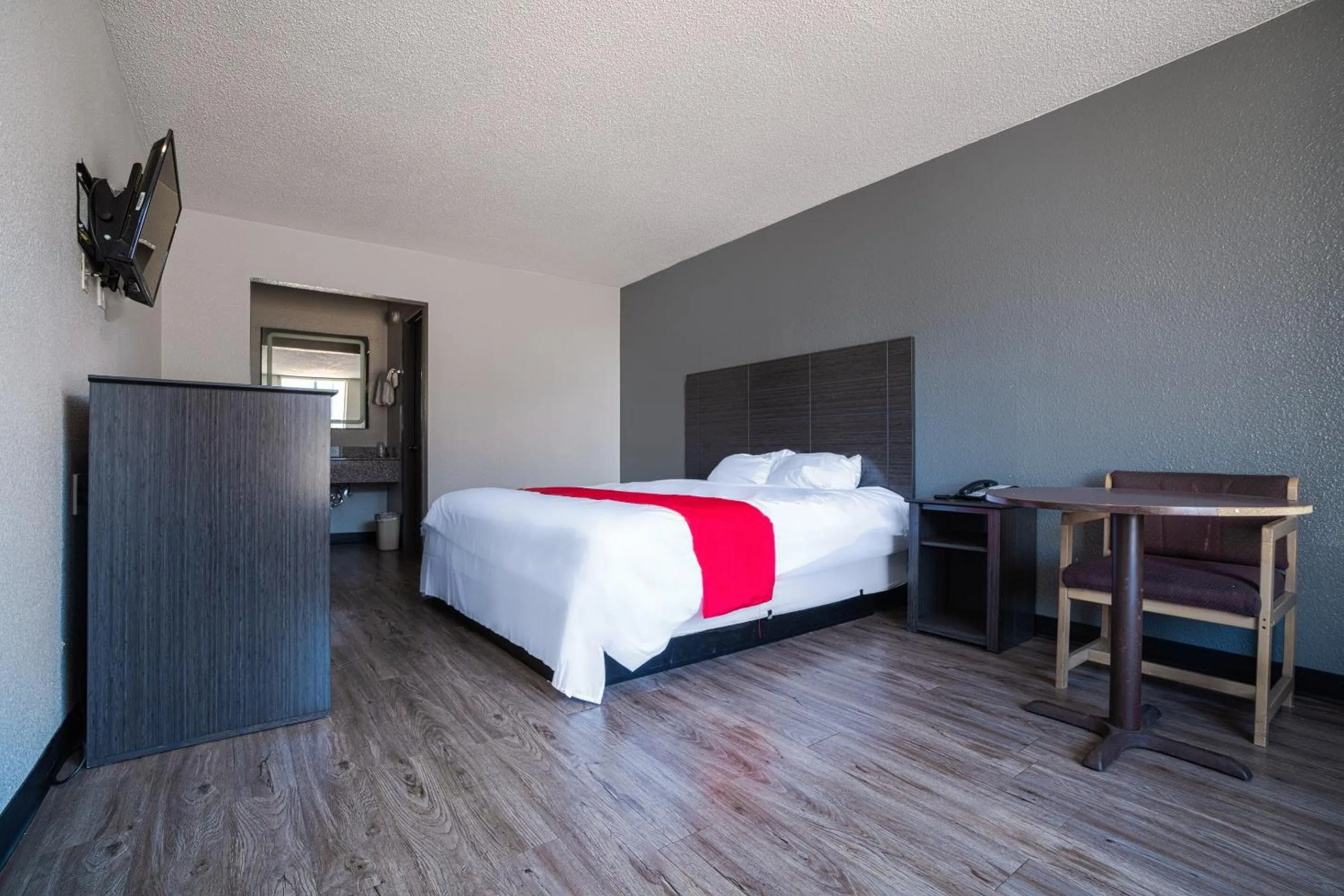 Bedroom in Hotel Comfort Stay by OYO Texarkana East, AR I-30