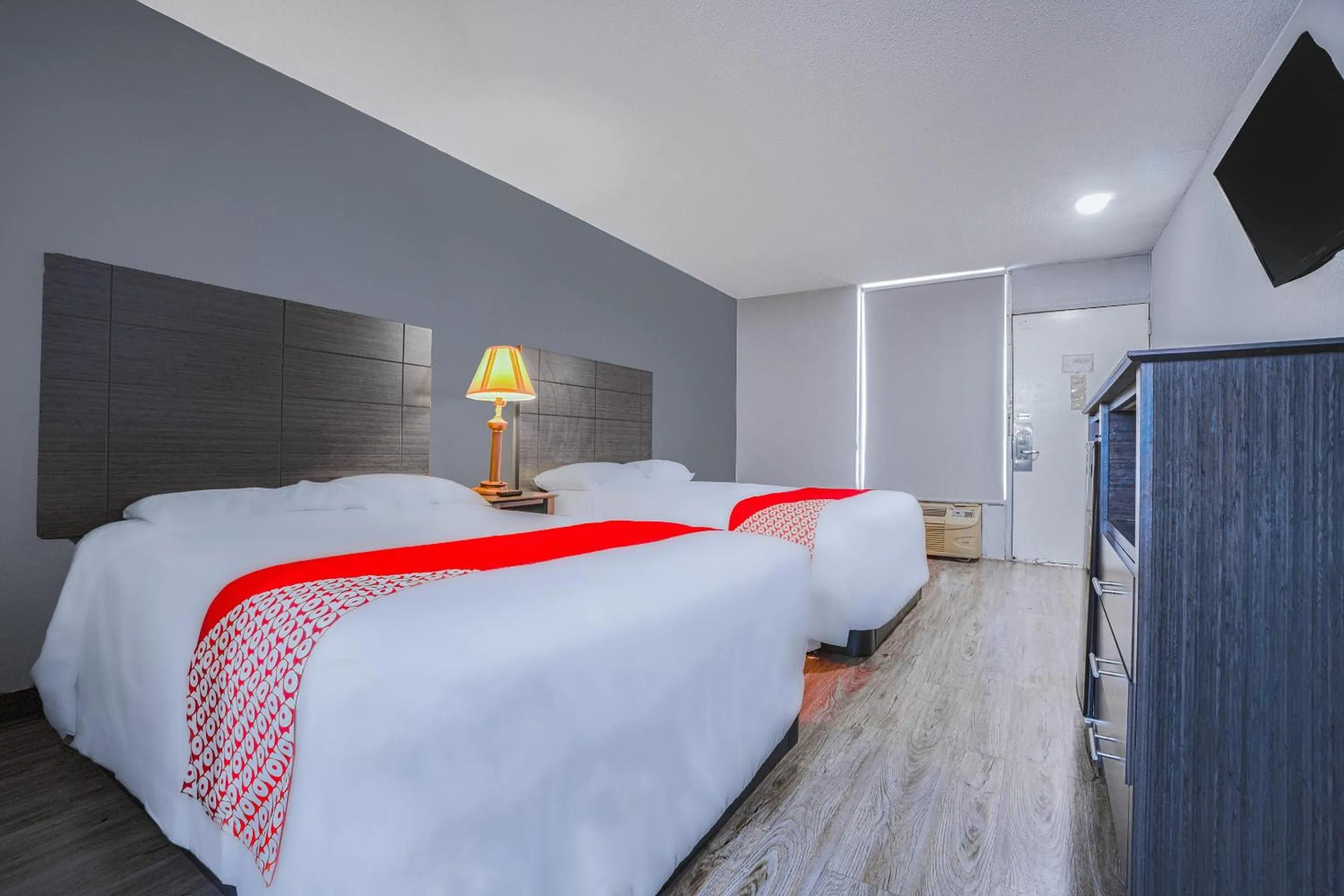 Bedroom in Hotel Comfort Stay by OYO Texarkana East, AR I-30