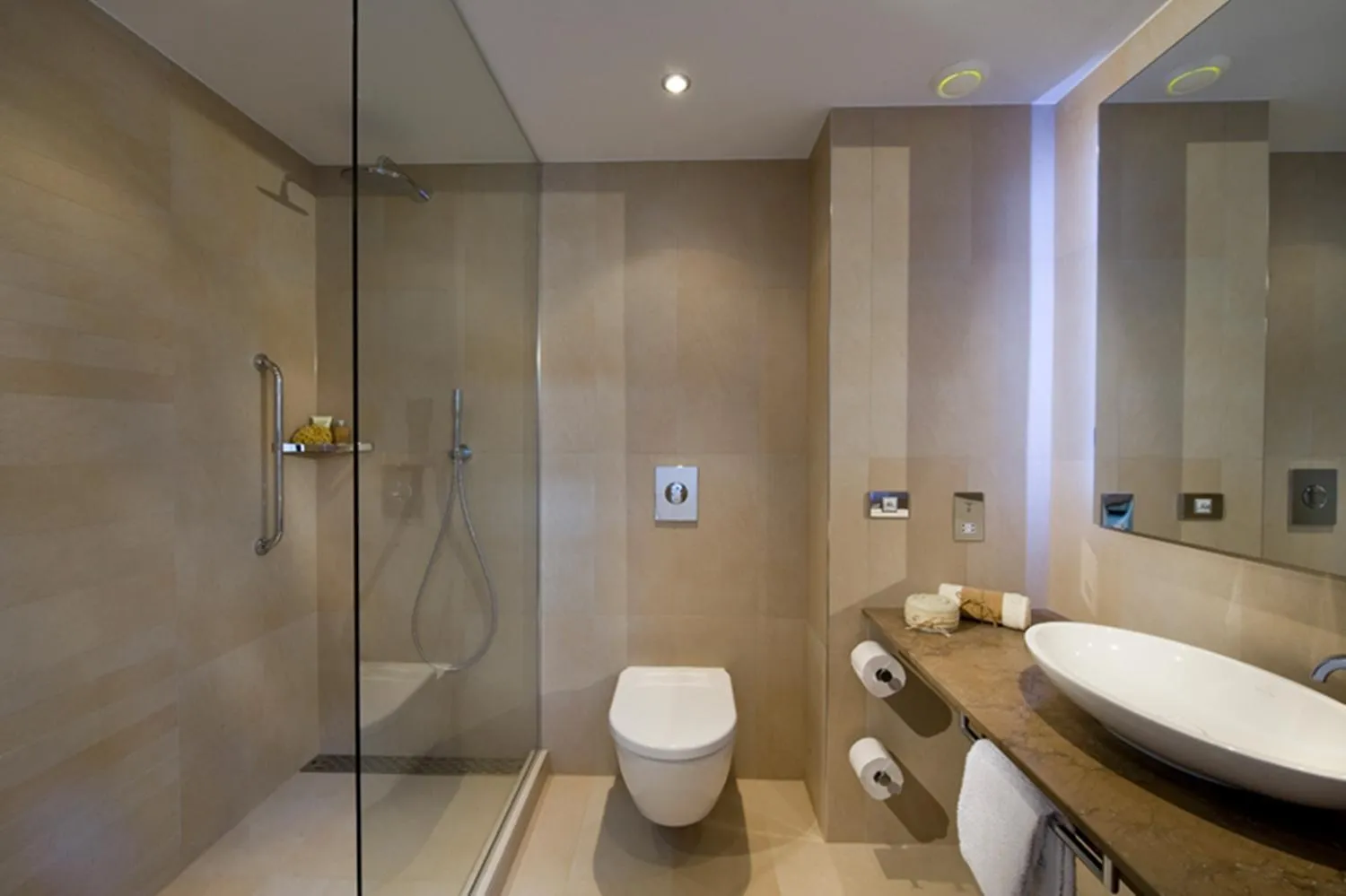 Bathroom in Rose Palace Hotel, Gulberg