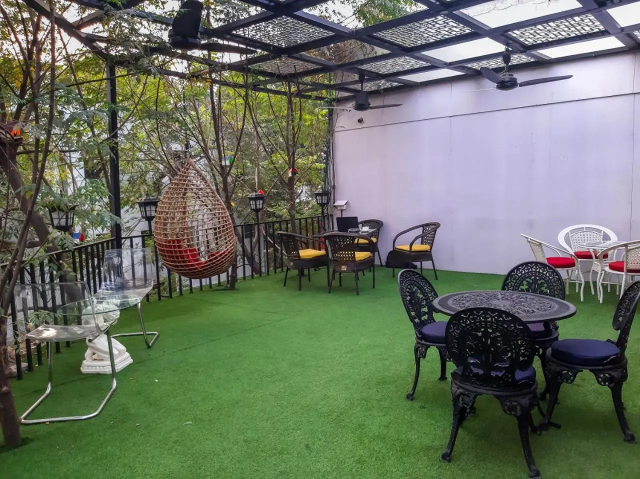 Patio in Rose Palace Hotel, Gulberg