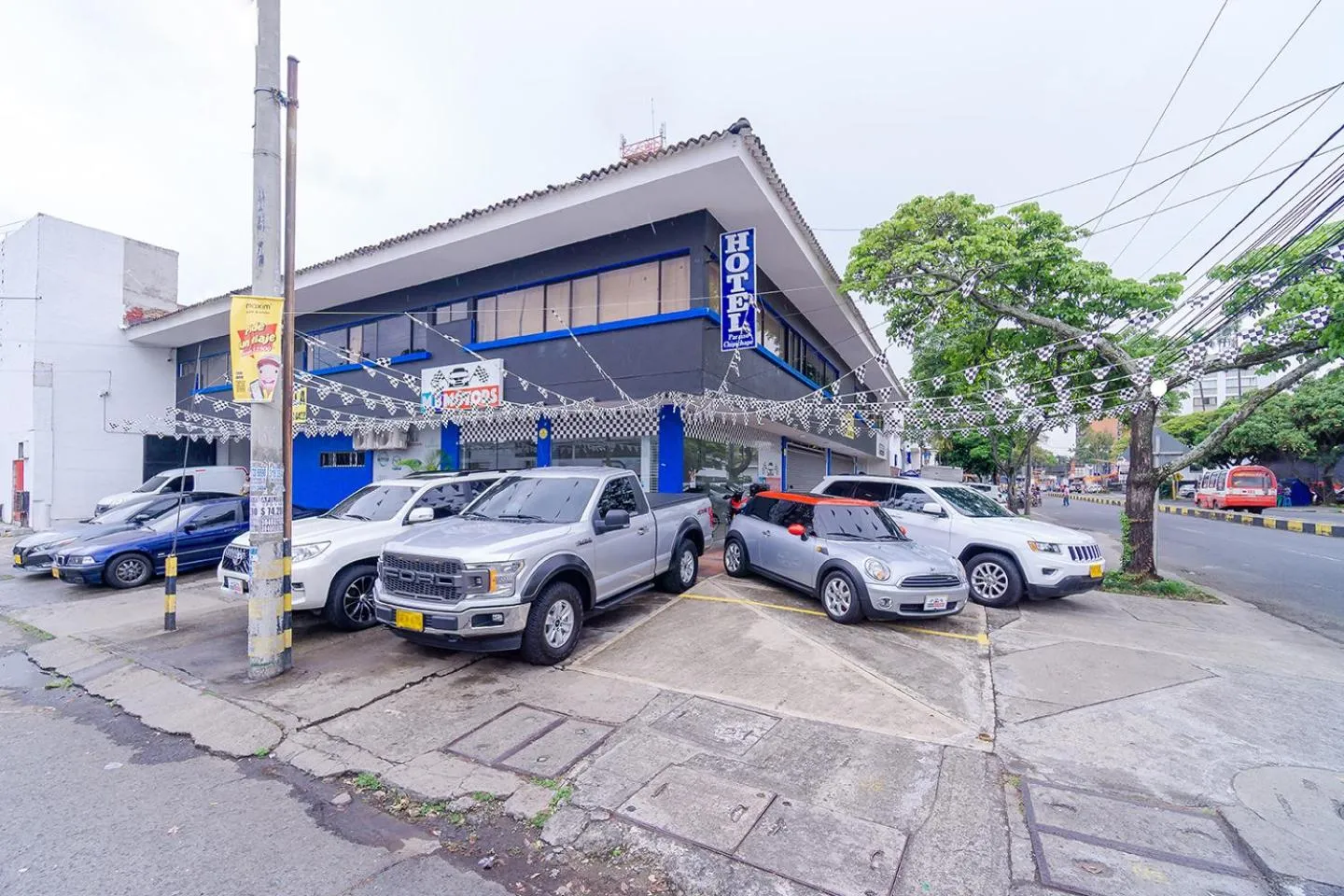 Property building in Ayenda Hotel Paraiso Chipichape