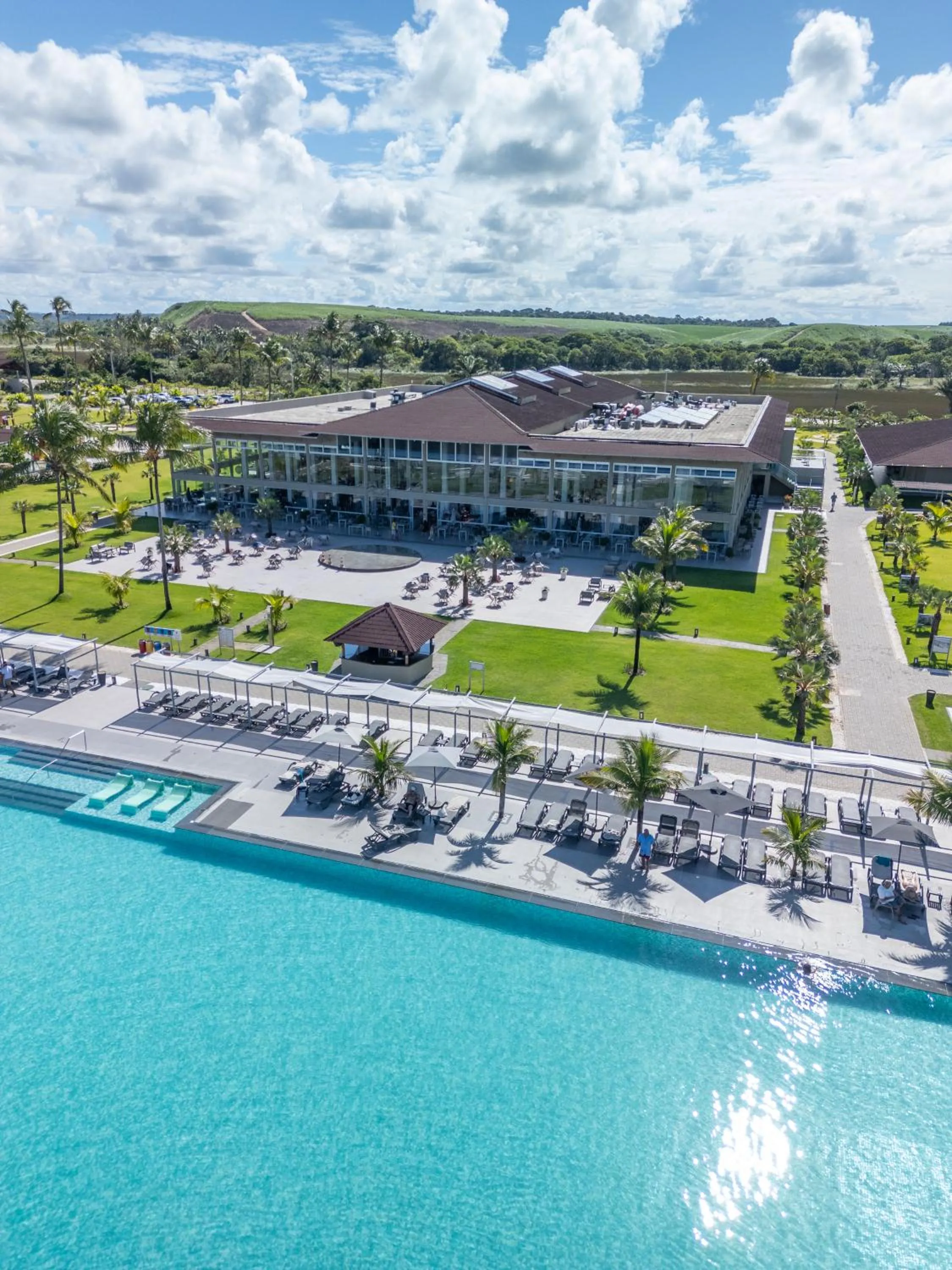 Swimming pool in Vila Galé Resort Alagoas - All Inclusive