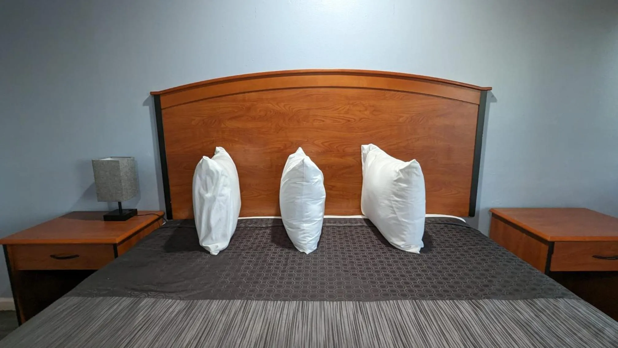 Bed in BEST MOTEL on Historic Route 66, Barstow