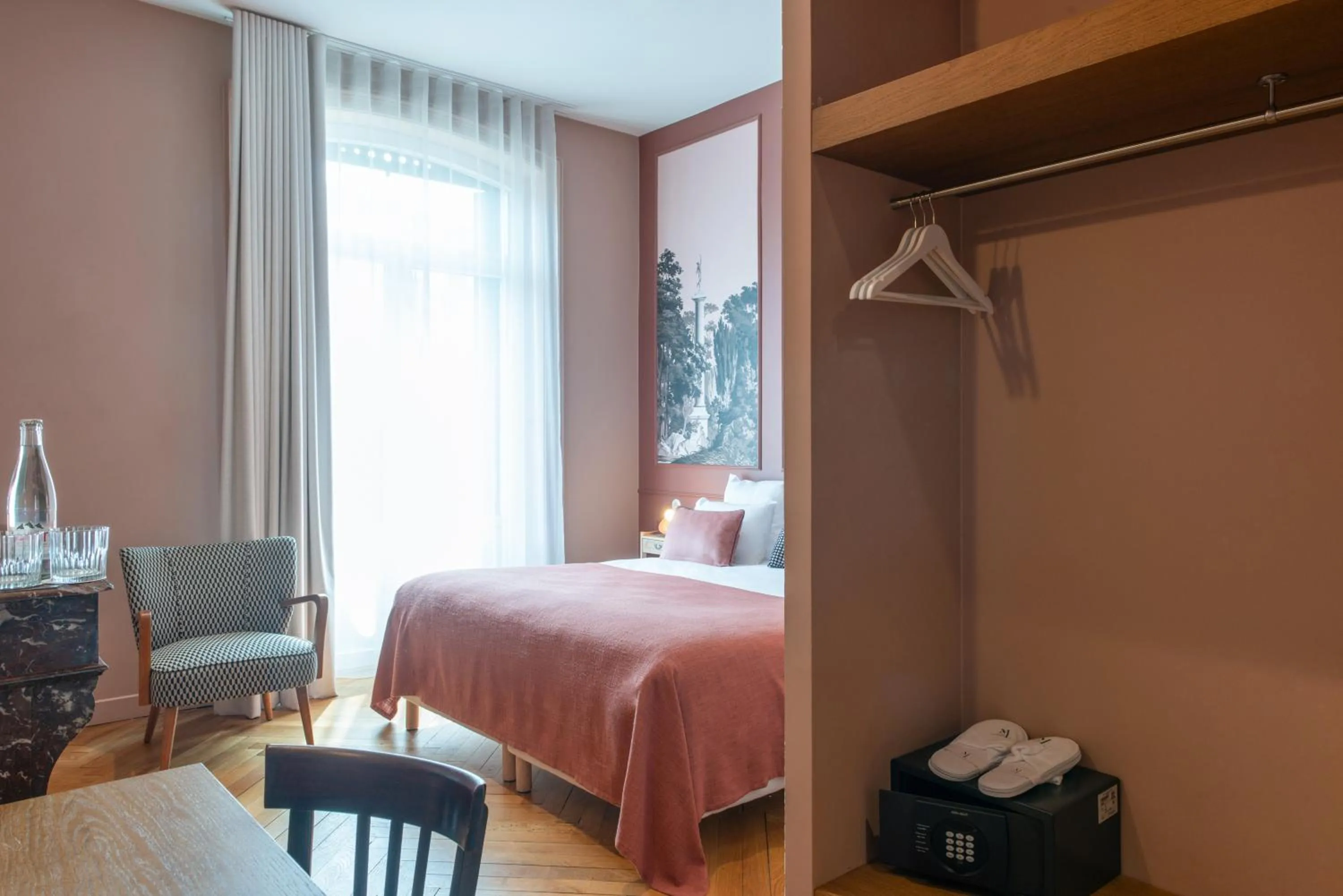 Bedroom, Bed in Hôtel Maison Lacassagne Lyon