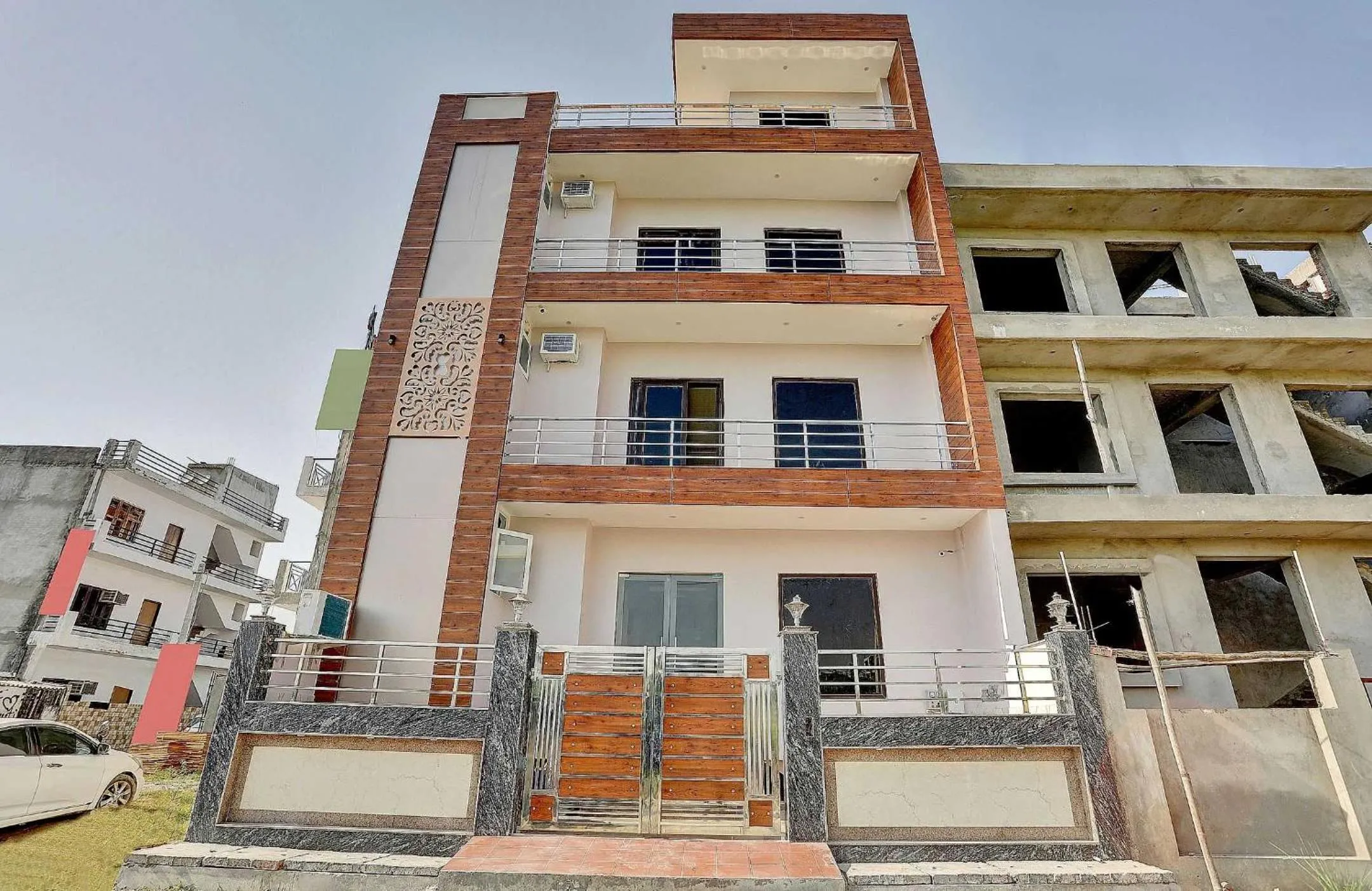 Facade/entrance in Collection O Raksha Inn Near PVR Ansal Plaza Greater Noida