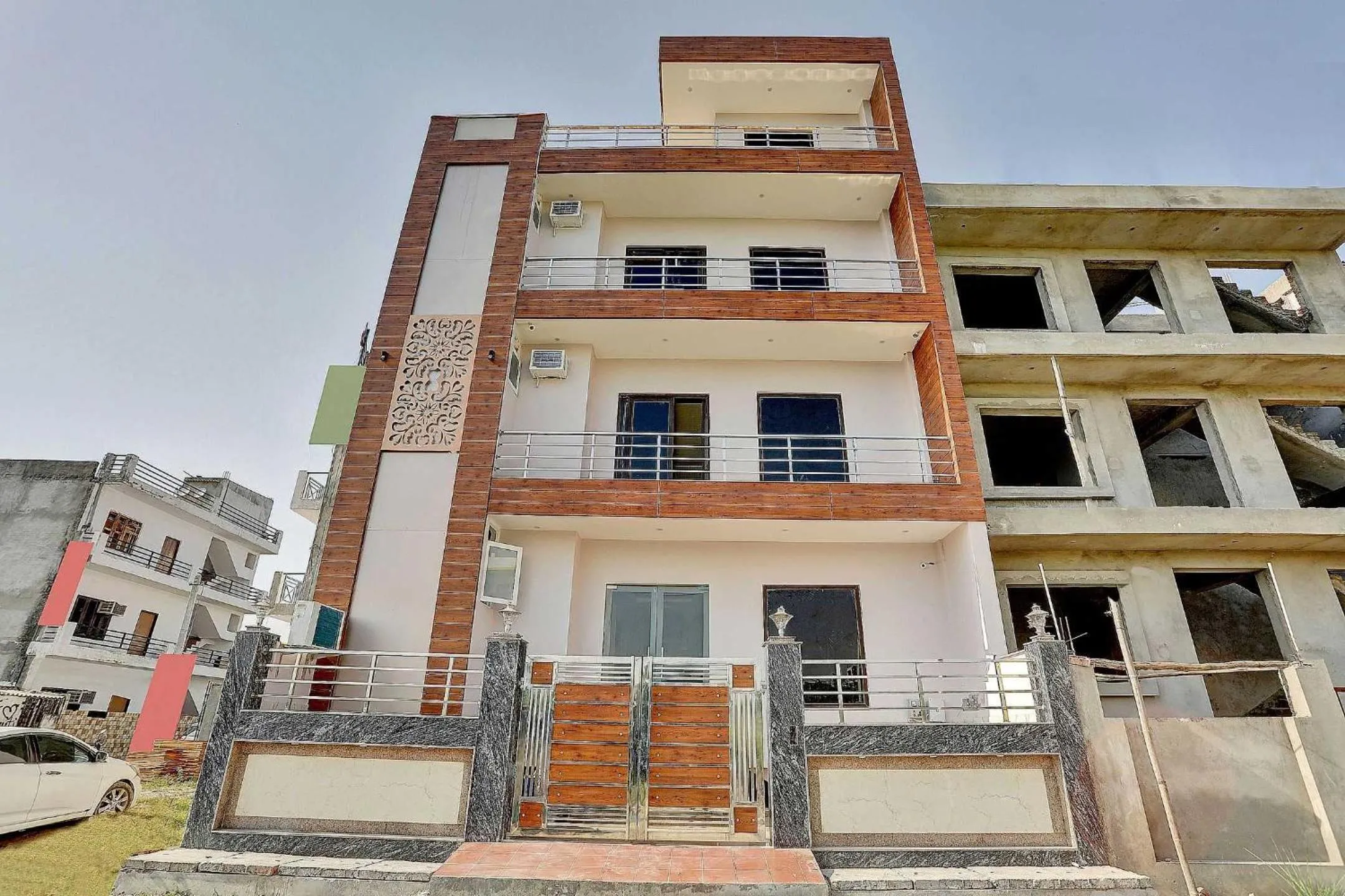 Facade/entrance in Collection O Raksha Inn Near PVR Ansal Plaza Greater Noida