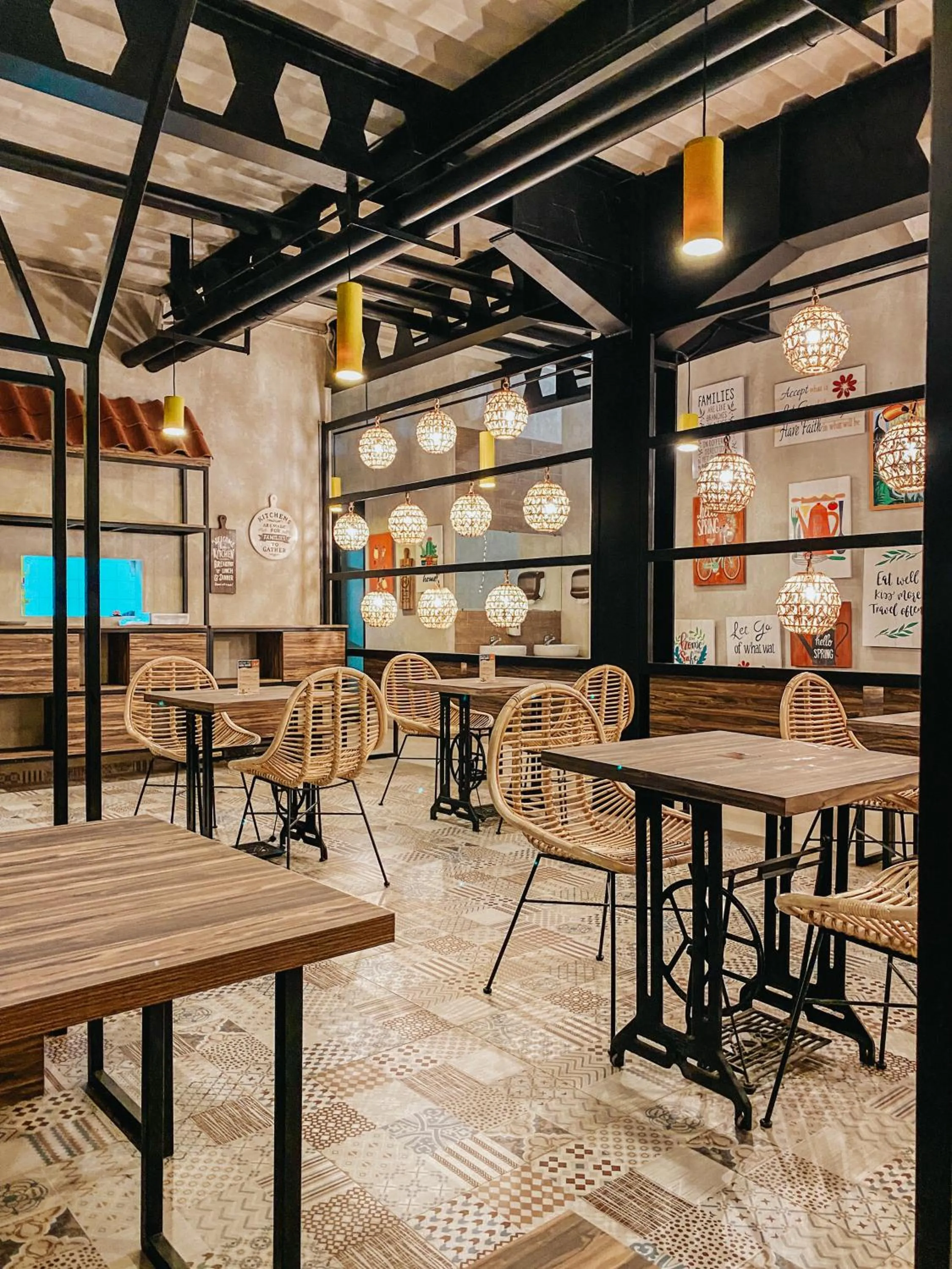 Restaurant/places to eat in Hotel Summerville