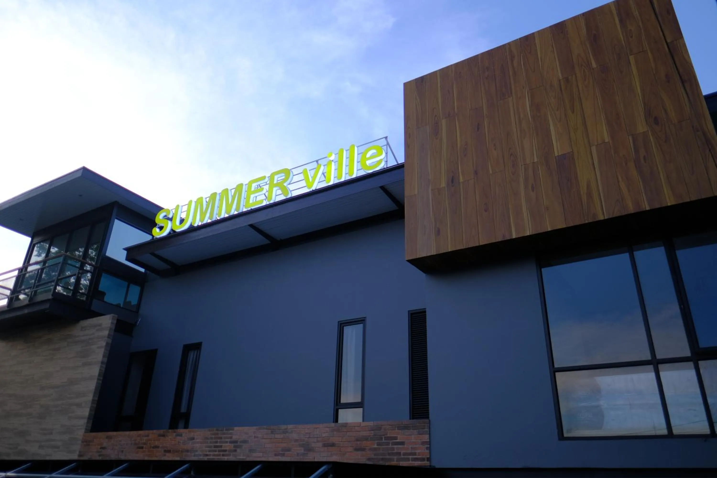 Entertainment in Hotel Summerville