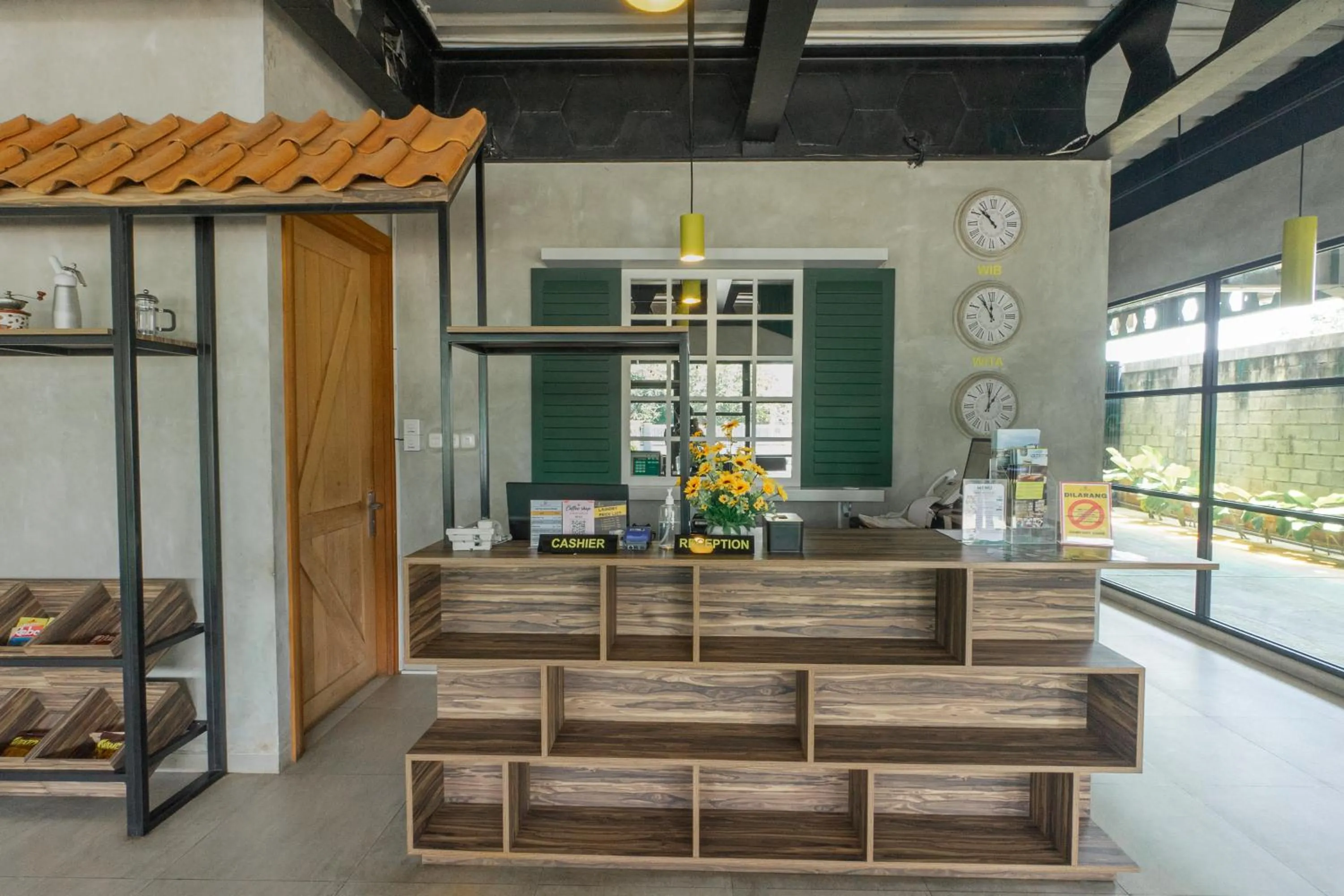 Lobby or reception in Hotel Summerville