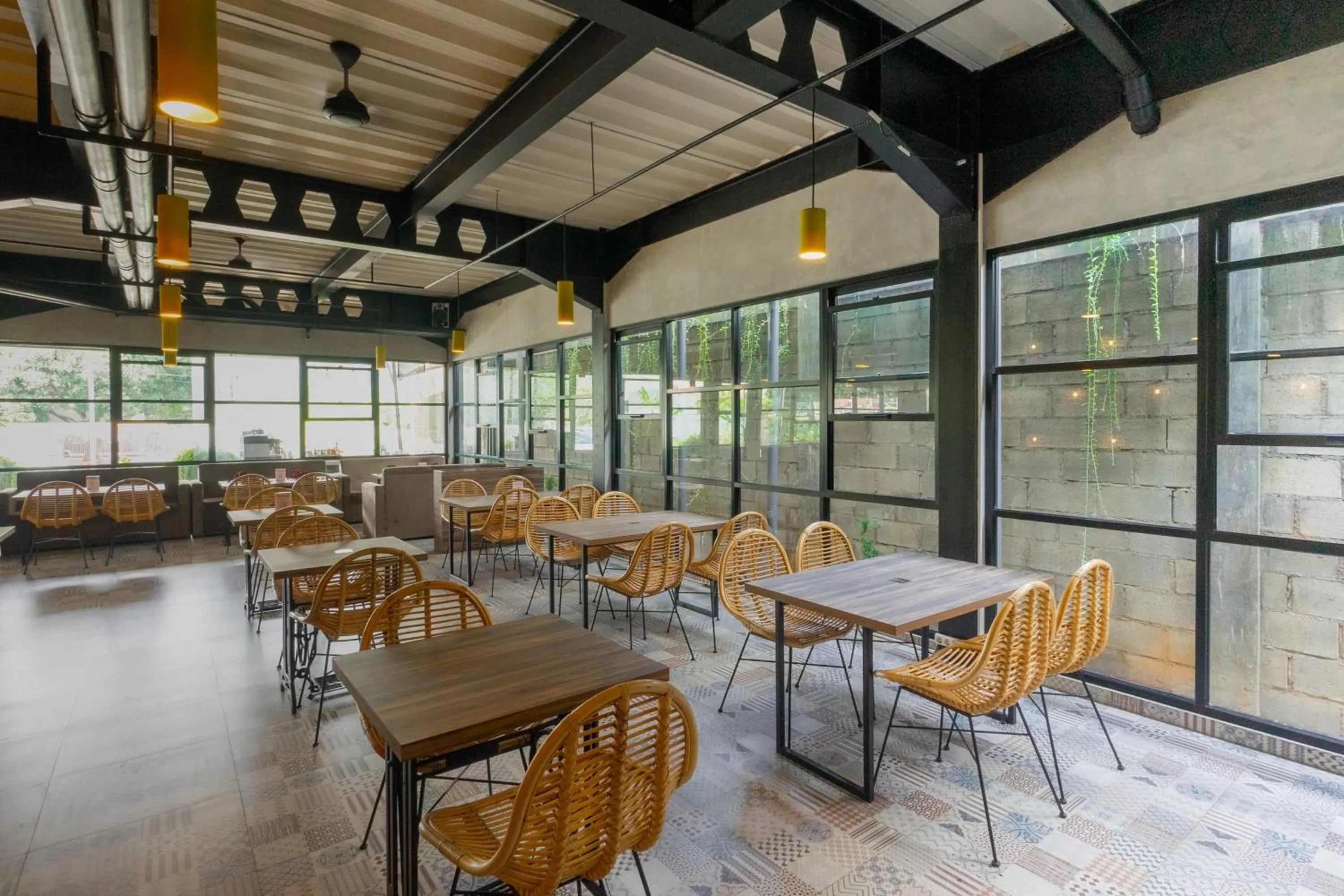 Restaurant/places to eat in Hotel Summerville