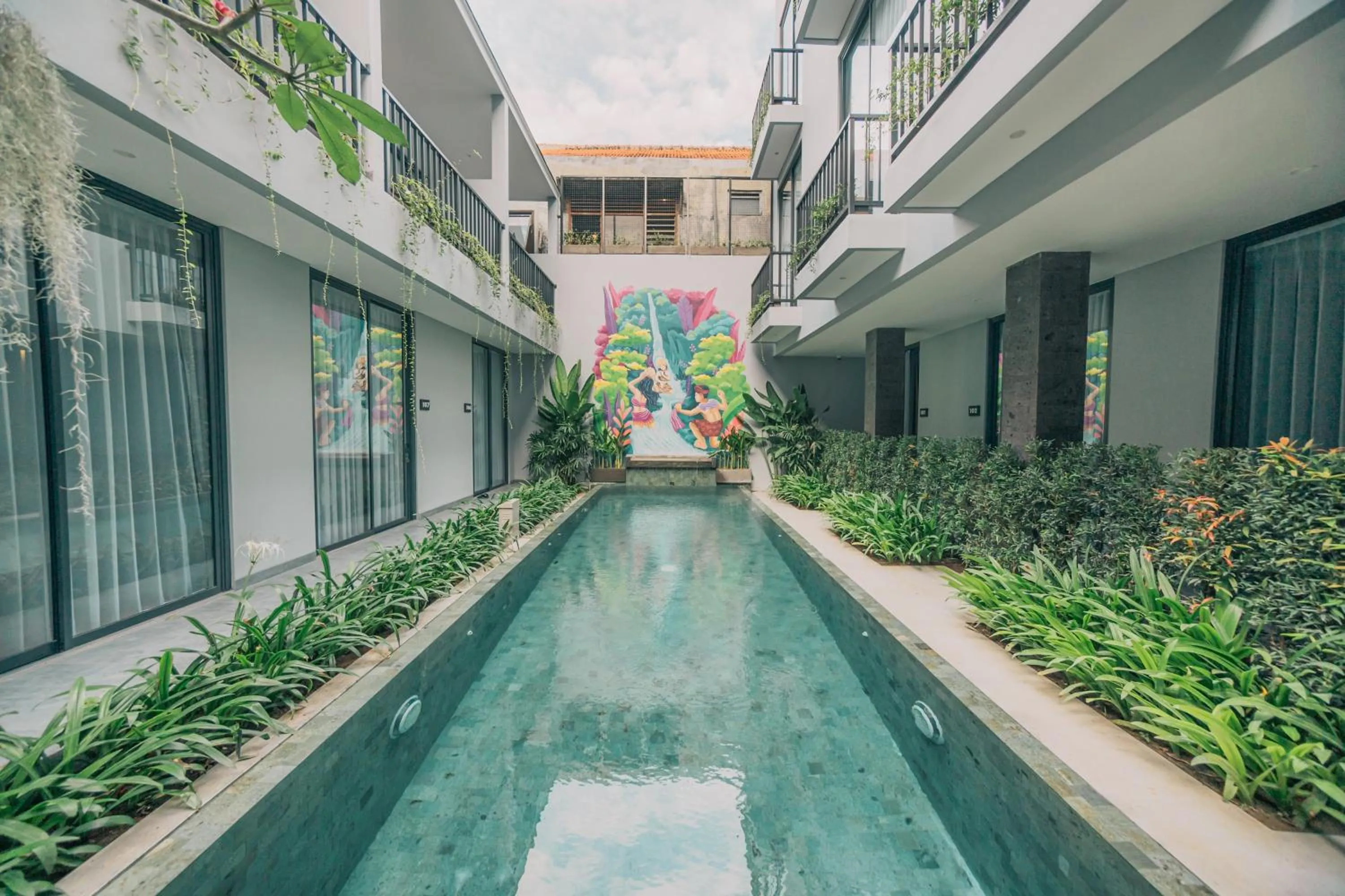 Swimming pool in Bestah Coliving