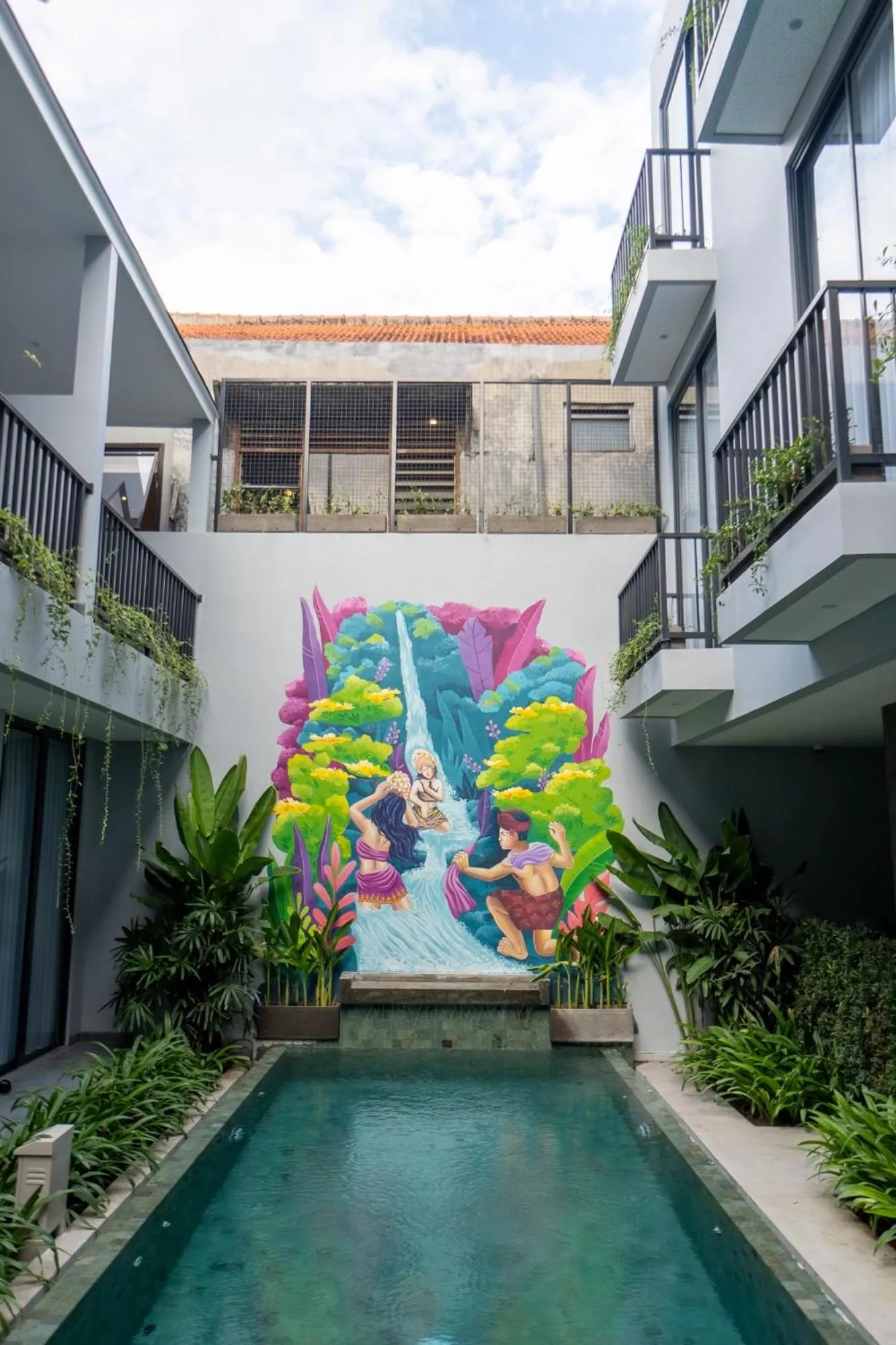 Swimming pool in Bestah Coliving