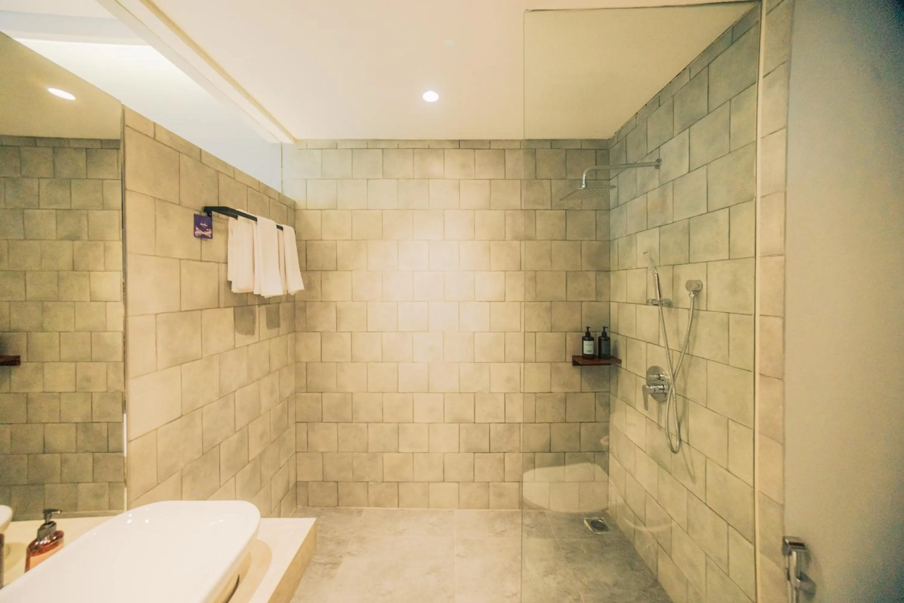 Bathroom in Bestah Coliving