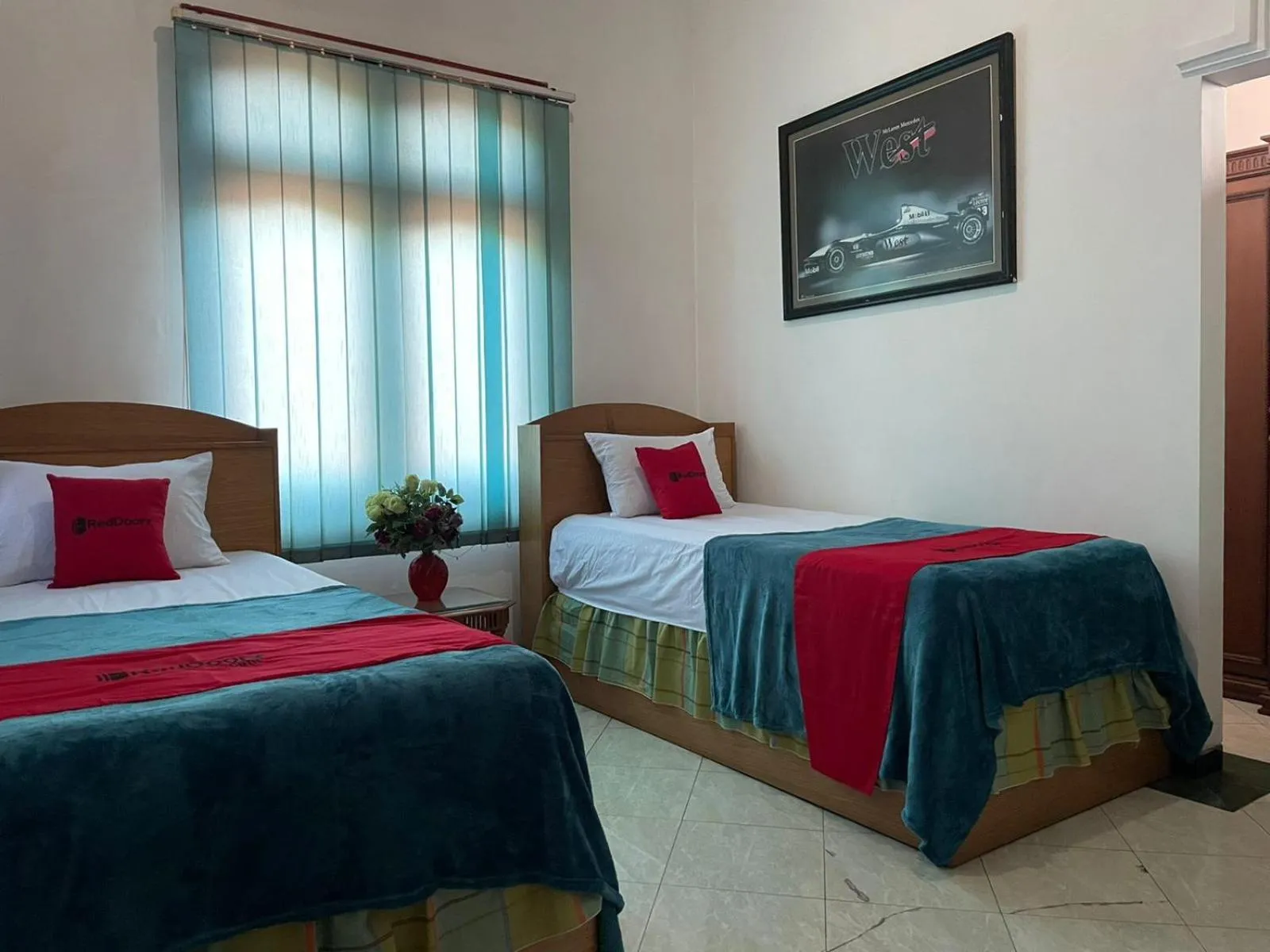 Bedroom, Bed in RedDoorz Syariah @ Karang Pilang