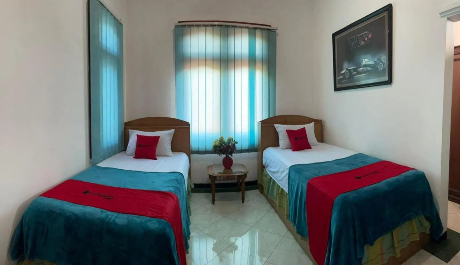 Bedroom, Bed in RedDoorz Syariah @ Karang Pilang