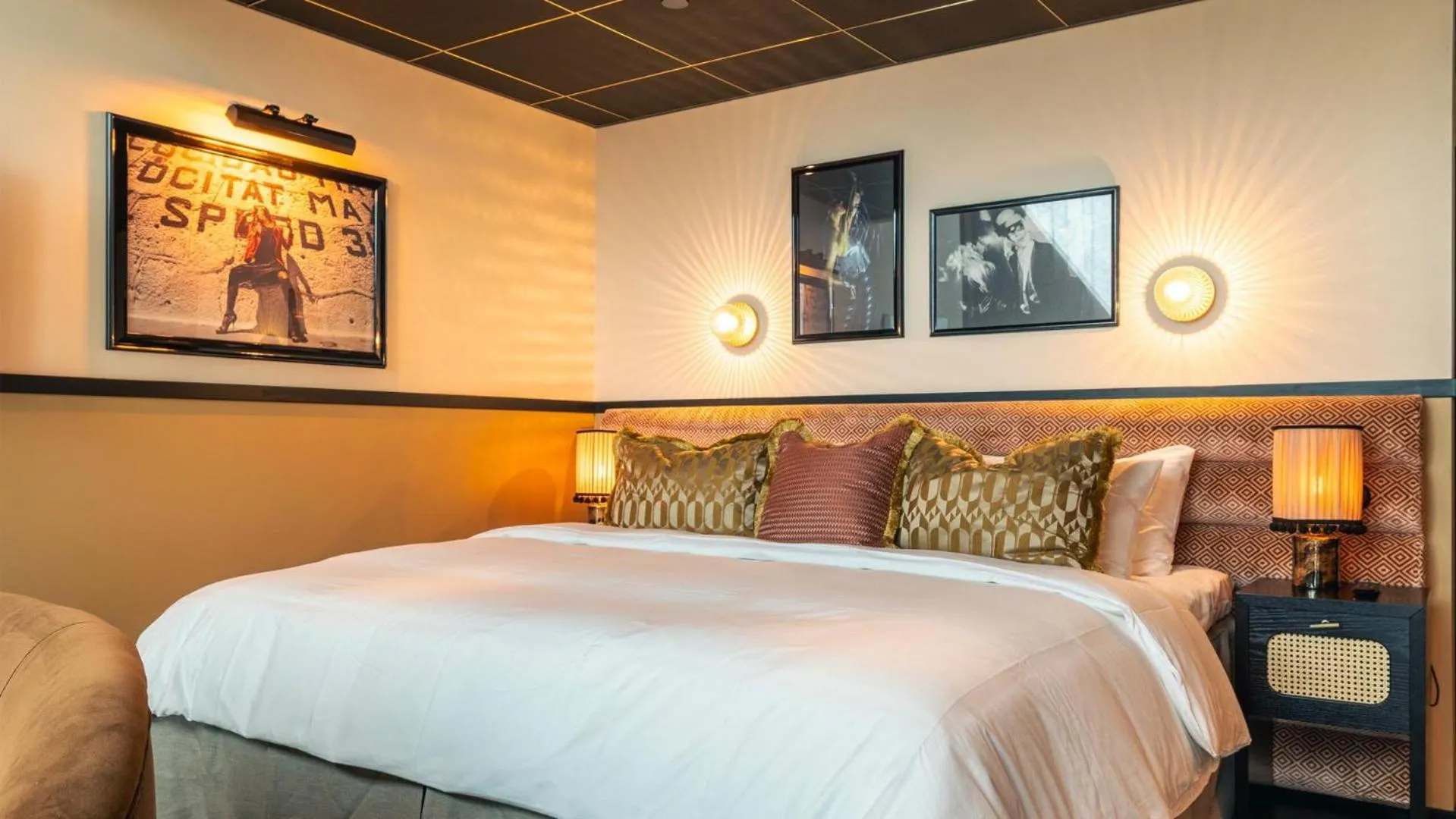 Photo of the whole room, Bed in Jacyz