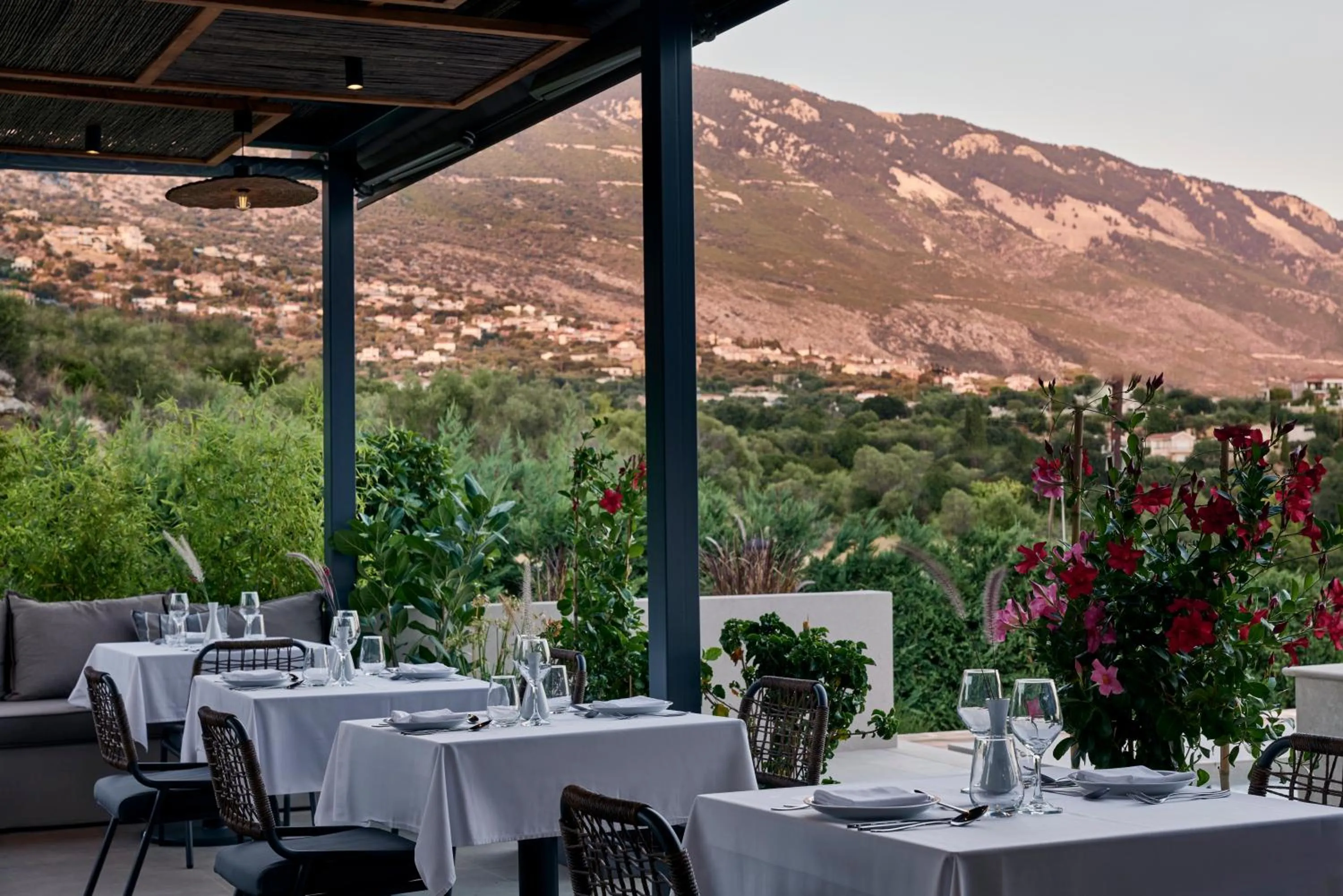 Restaurant/places to eat in Celestial All Suites