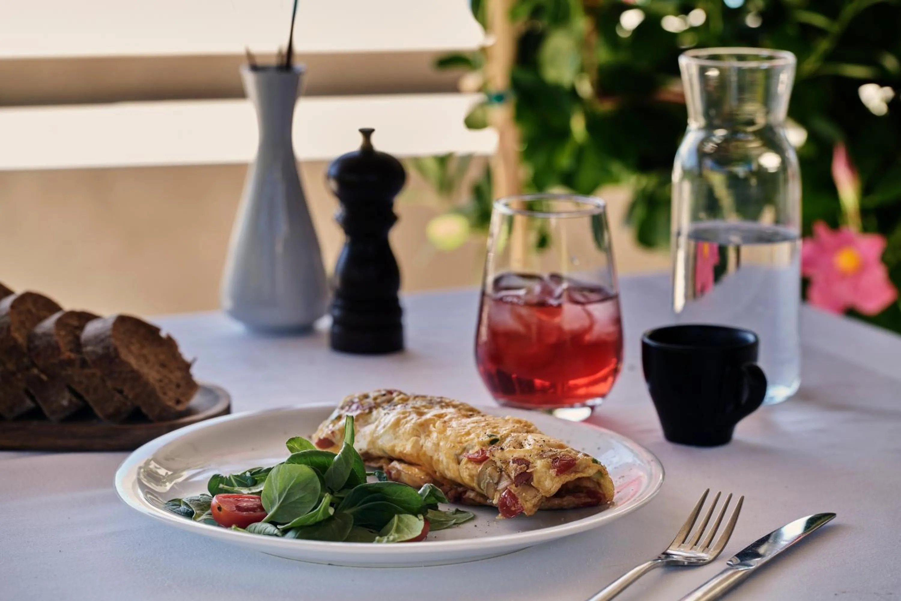 Food and drinks in Celestial All Suites