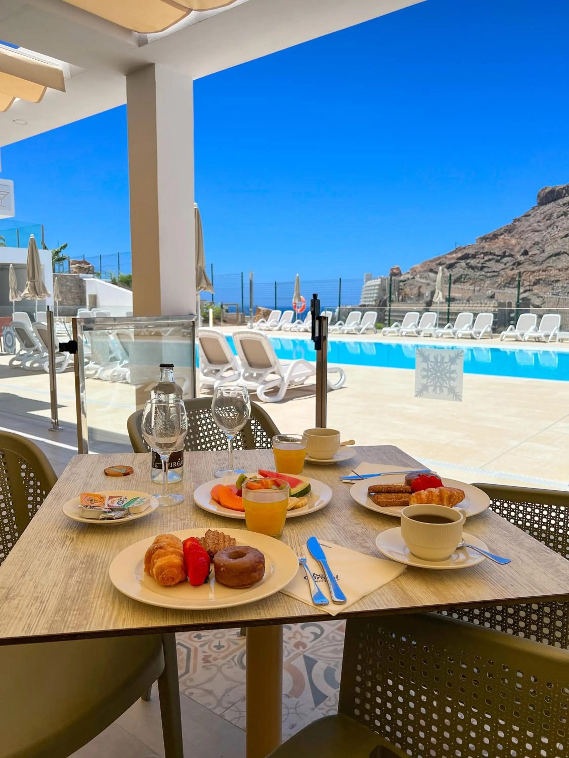 Restaurant/places to eat in Apartamentos Cordial Magec Taurito