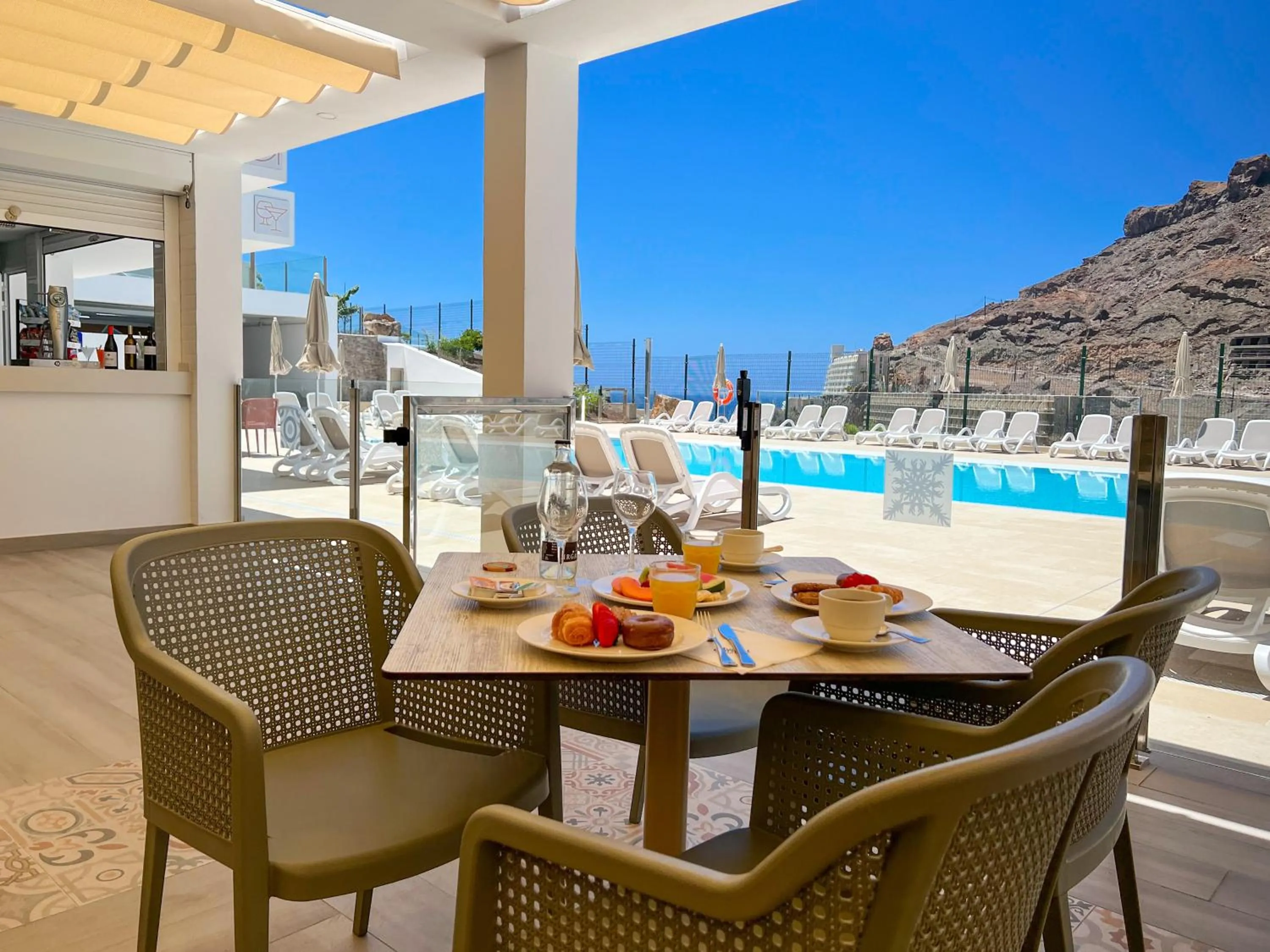 Lounge or bar in Apartamentos Cordial Magec Taurito