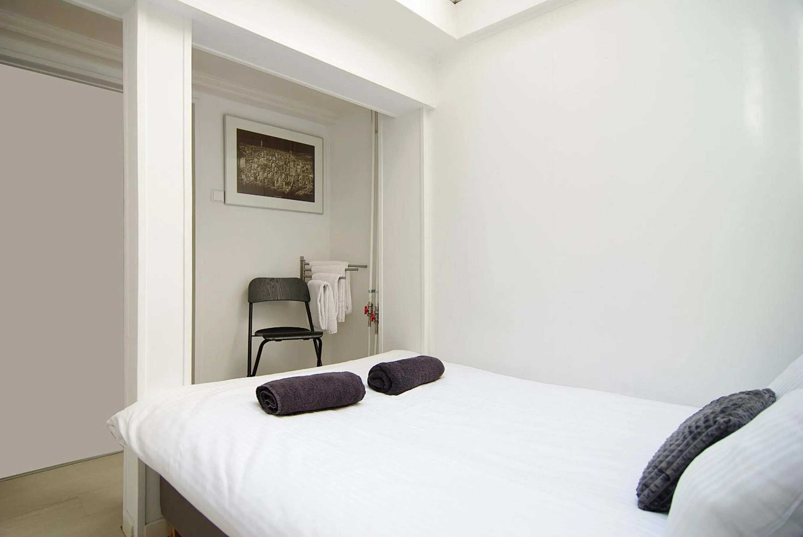 Bed in Cosy apartment right in the city center with AIRCO!