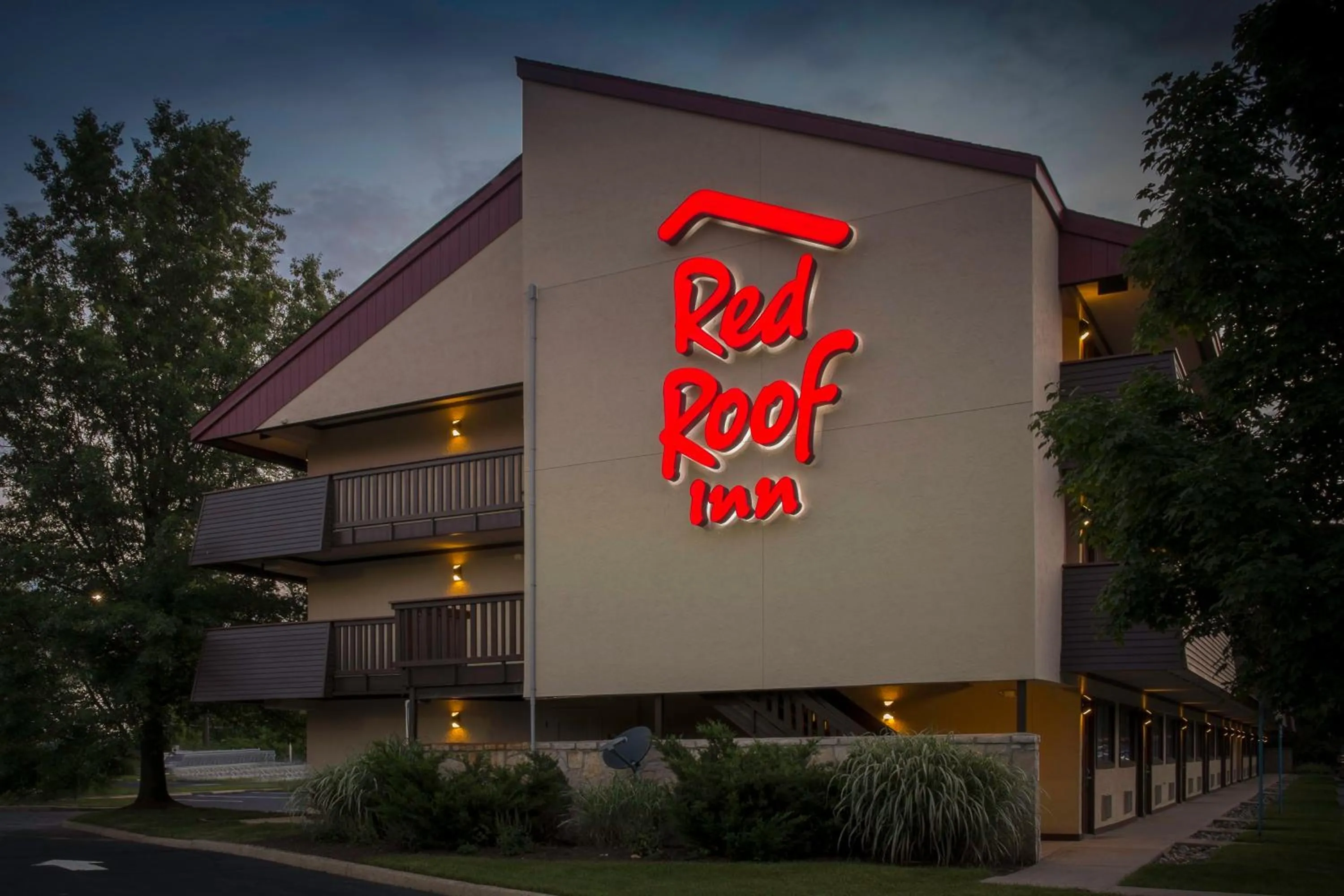 Property building in Red Roof Inn Philadelphia - Oxford Valley