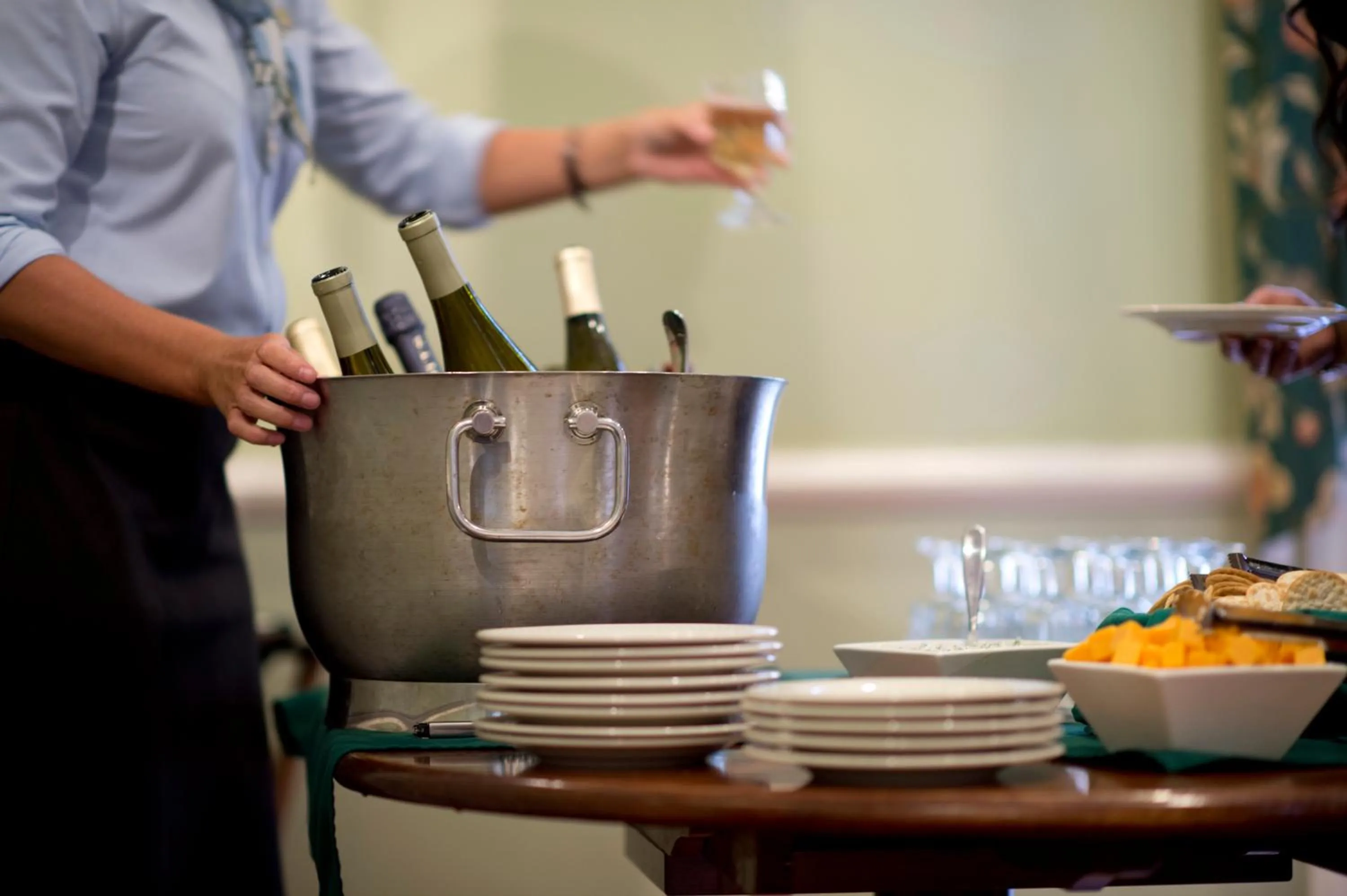 Drinks in Kings Courtyard Inn