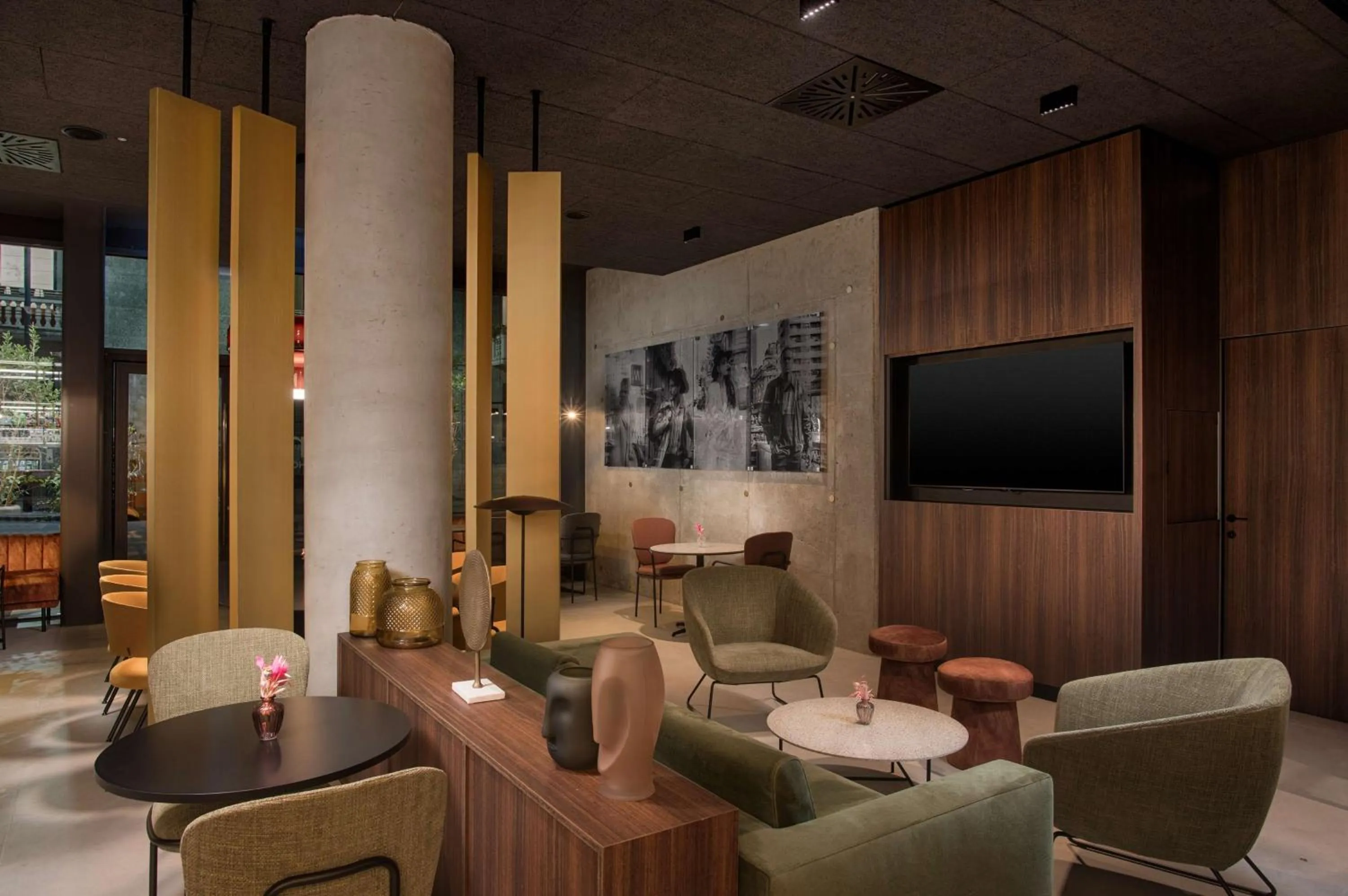 Lounge or bar in NH Milano Corso Buenos Aires