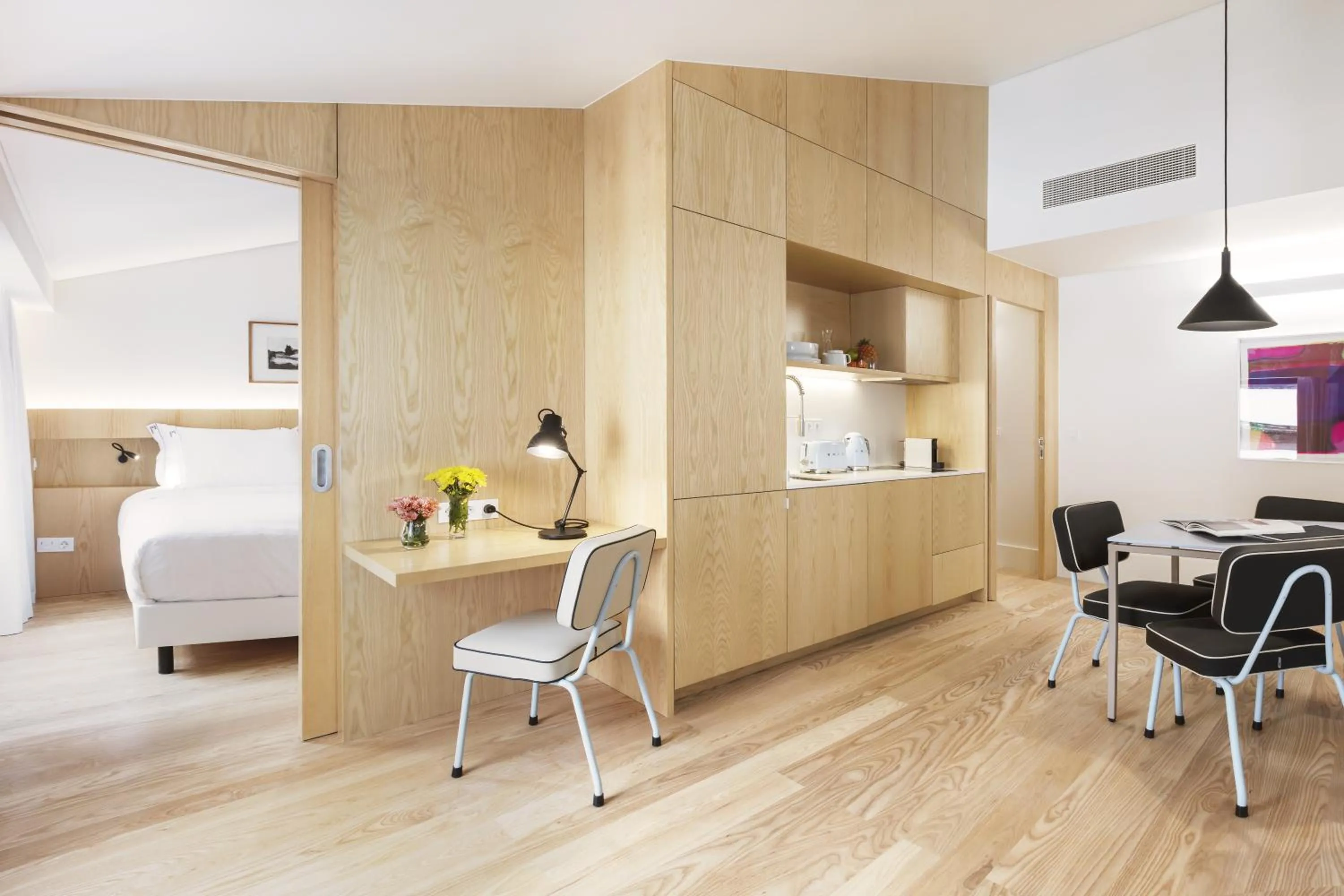 Seating area, Bed in Casa da Galeria - Azores Art of Hosting