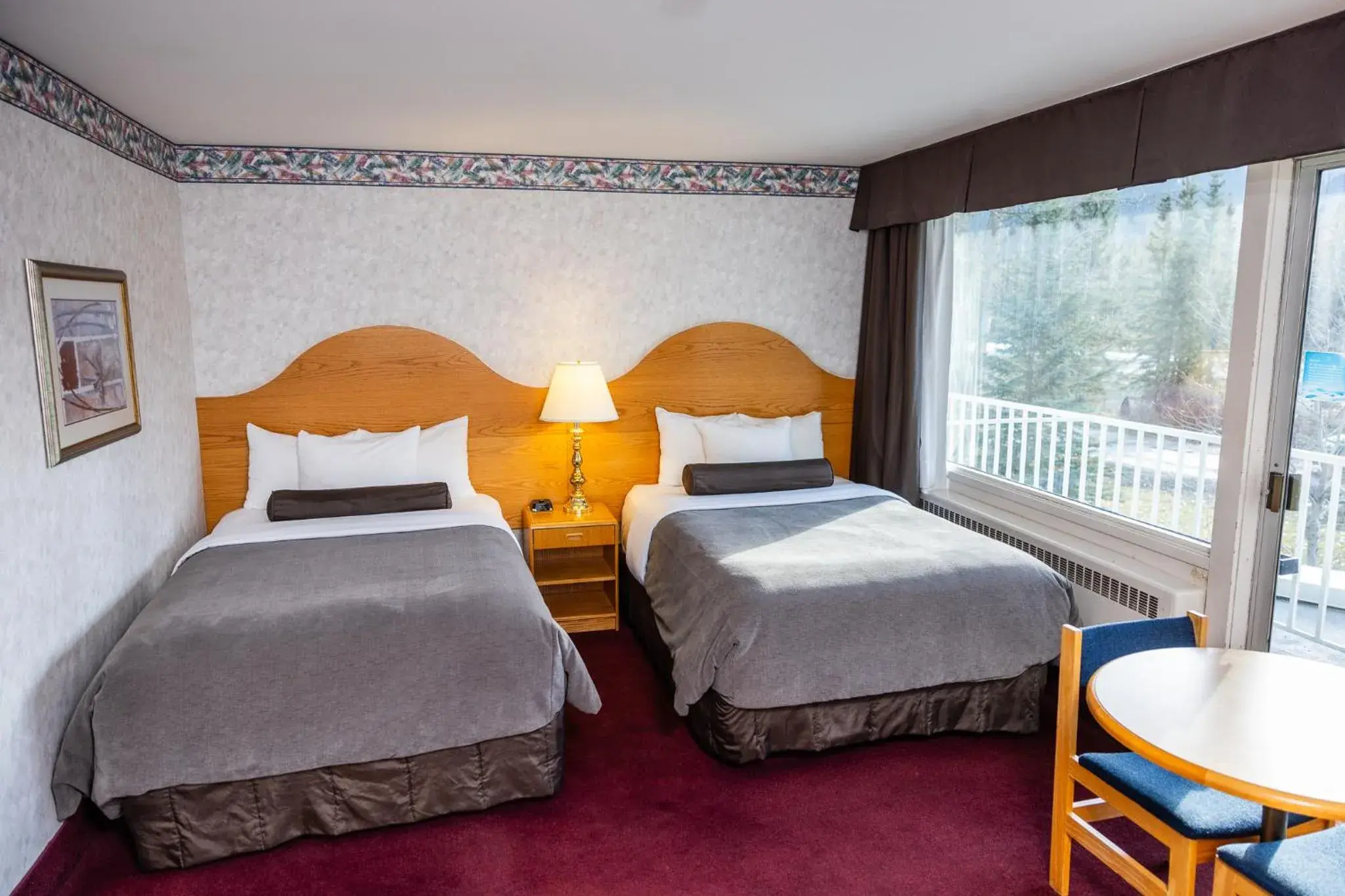 Two Double Beds Room with River View in Bow View Lodge Two Double Beds Room with River View in Bow View Lodge