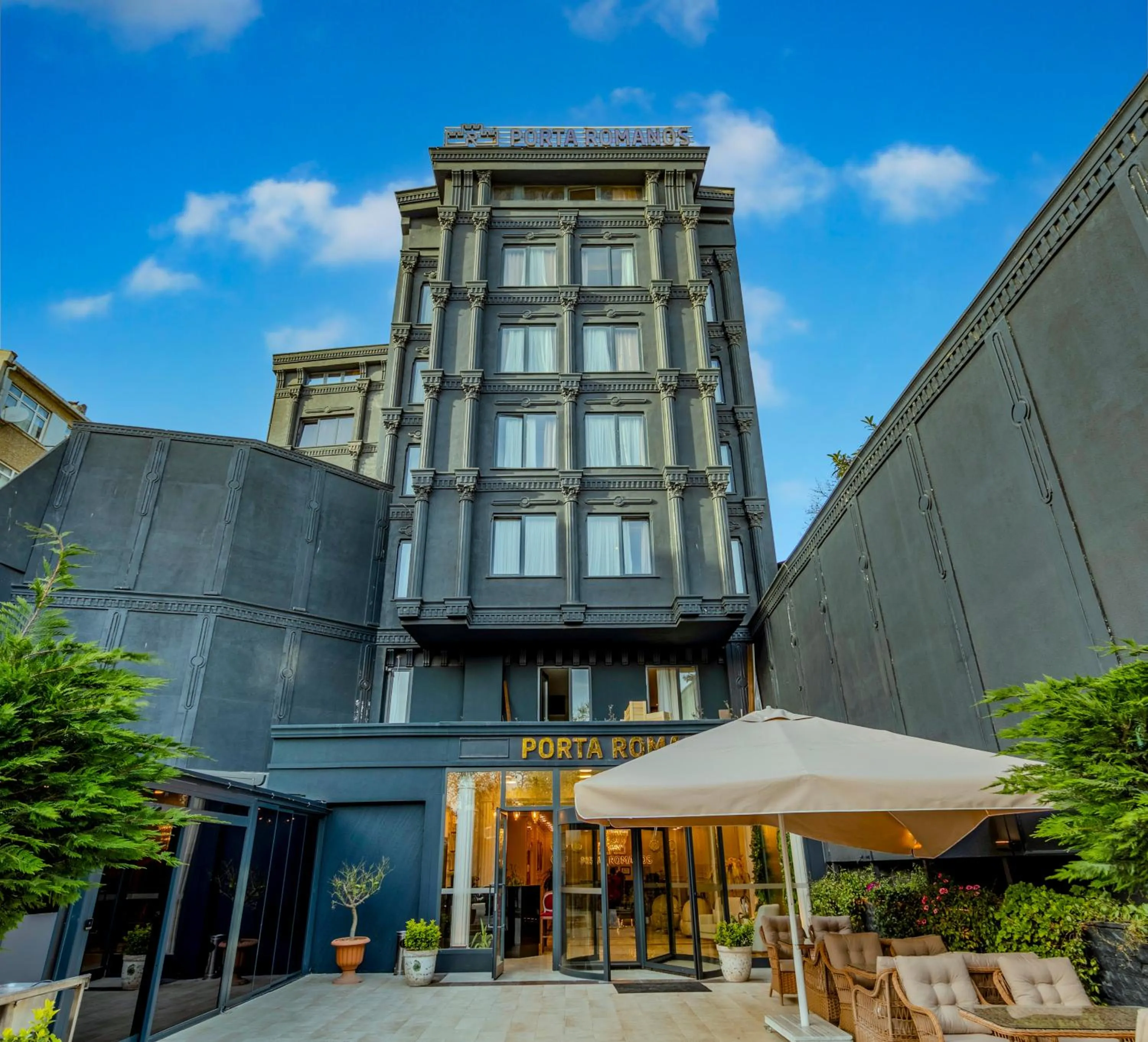 Property building in Istanbul Old City Topkapi Porta Romanos Hotel Ottoman Heritage