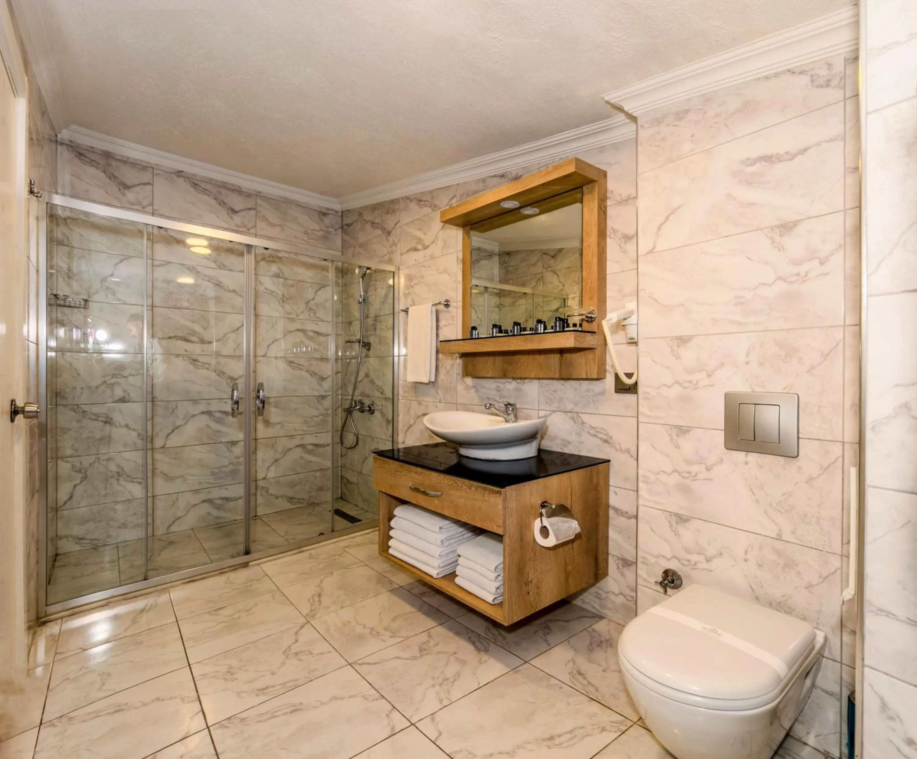 Bathroom in Istanbul Old City Topkapi Porta Romanos Hotel Ottoman Heritage