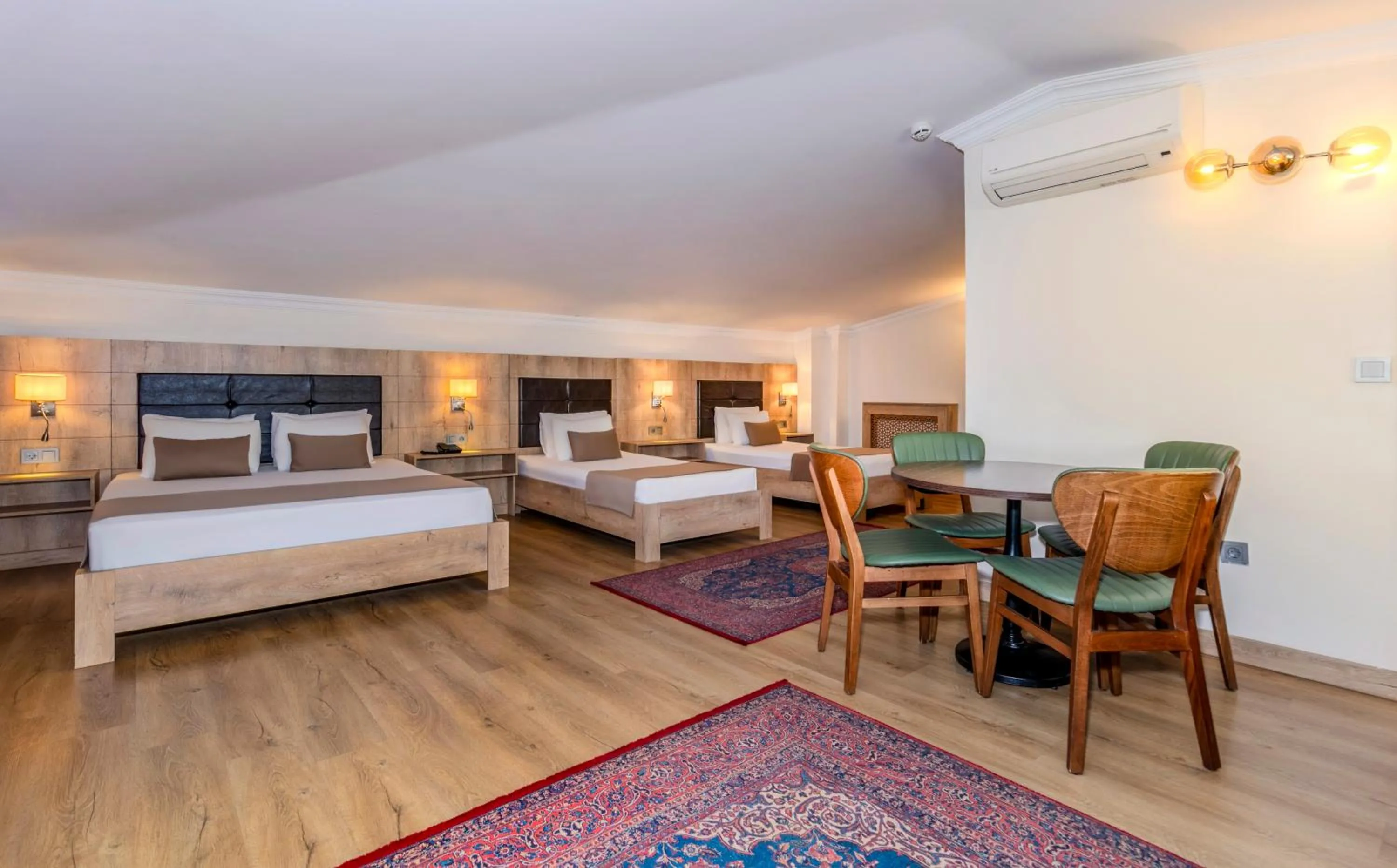 Photo of the whole room, Bed in Istanbul Old City Topkapi Porta Romanos Hotel Ottoman Heritage