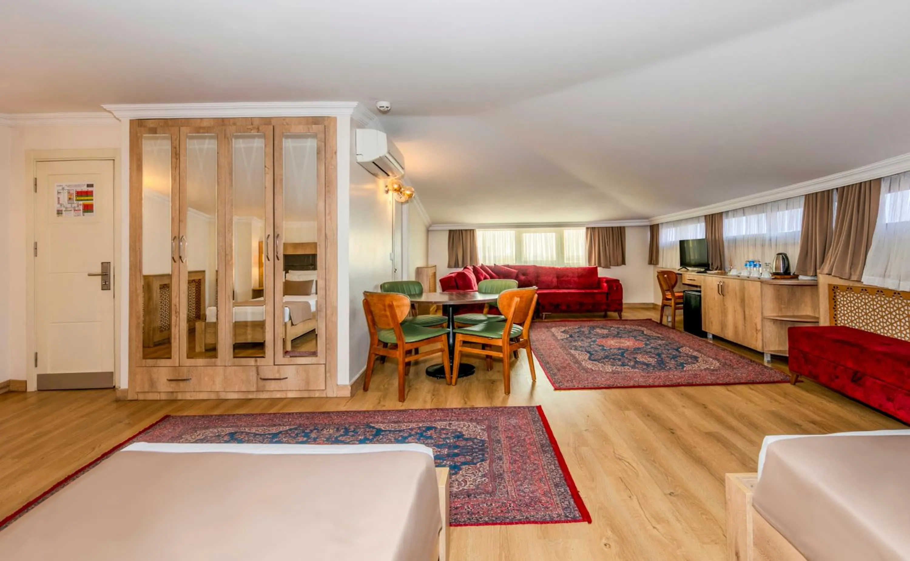 Photo of the whole room in Istanbul Old City Topkapi Porta Romanos Hotel Ottoman Heritage