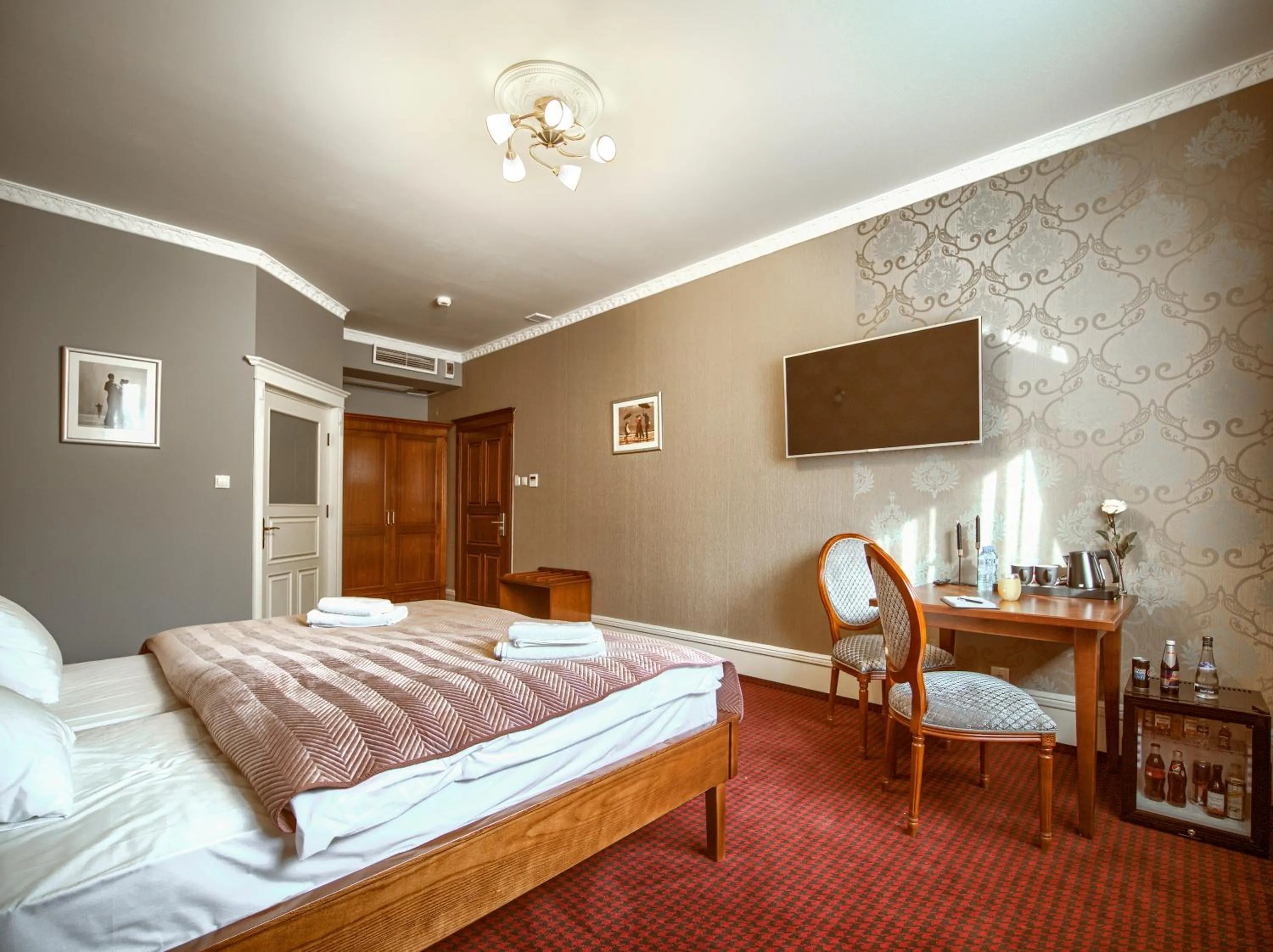 TV and multimedia in ApartHotel Hubertus