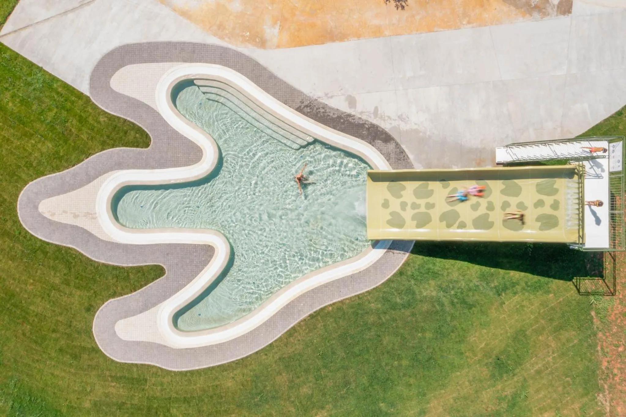 Day in Luxury Glamping Beach Villas Porto Bus