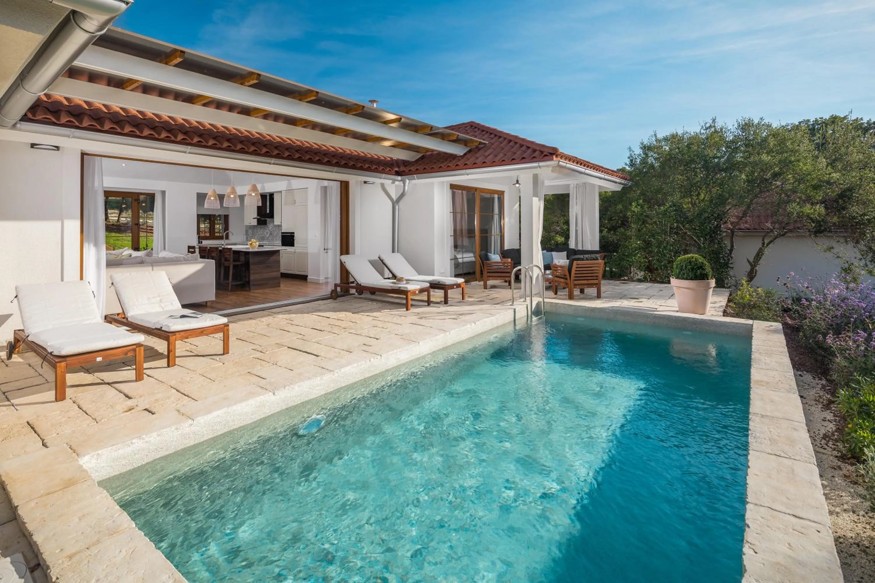 Property building in Luxury Glamping Beach Villas Porto Bus