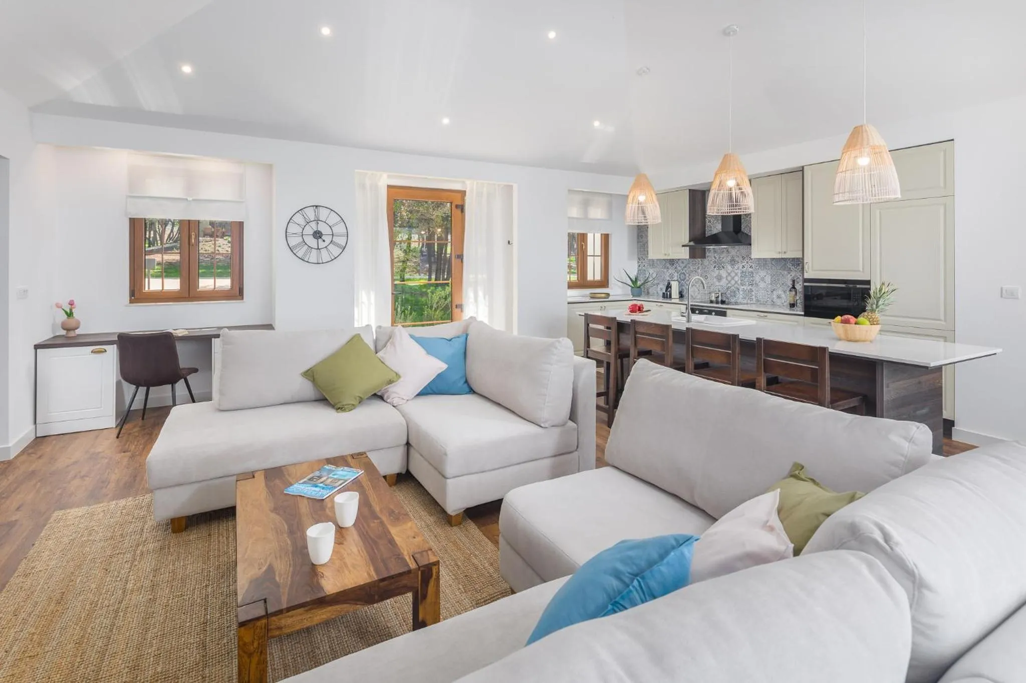 Kitchen or kitchenette in Luxury Glamping Beach Villas Porto Bus