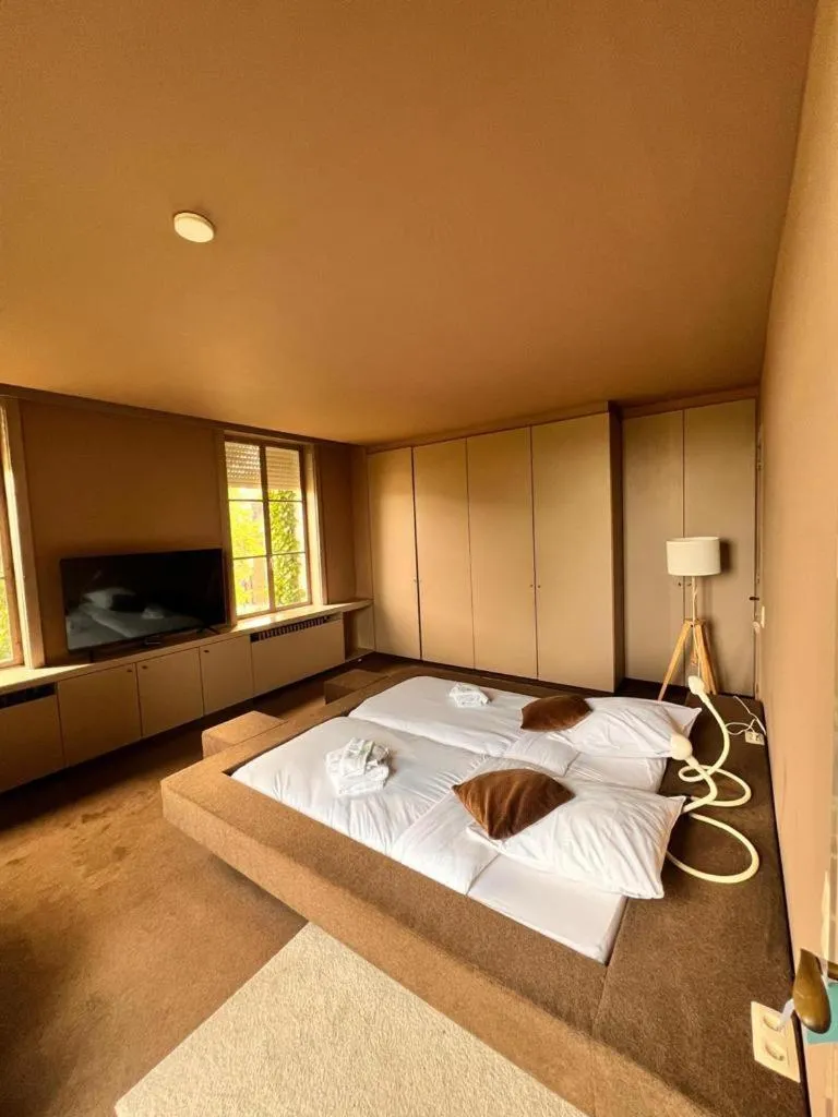 Bed in B&B The White House