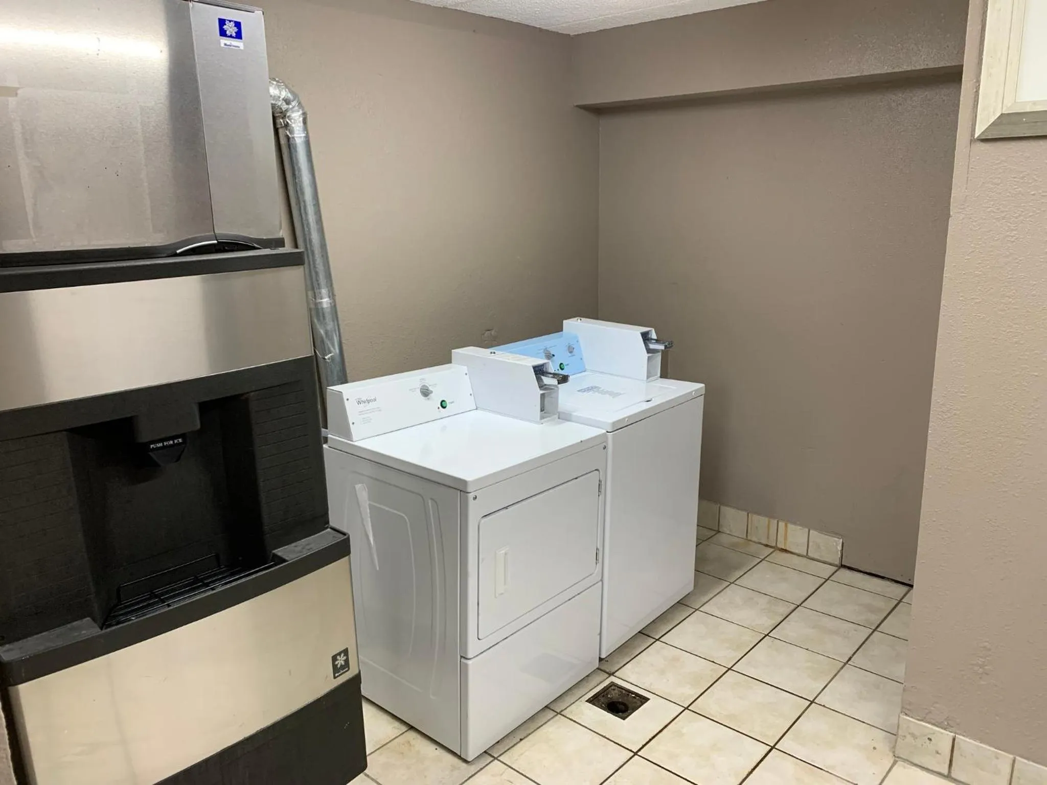 laundry in Red Roof Inn Mystic - New London