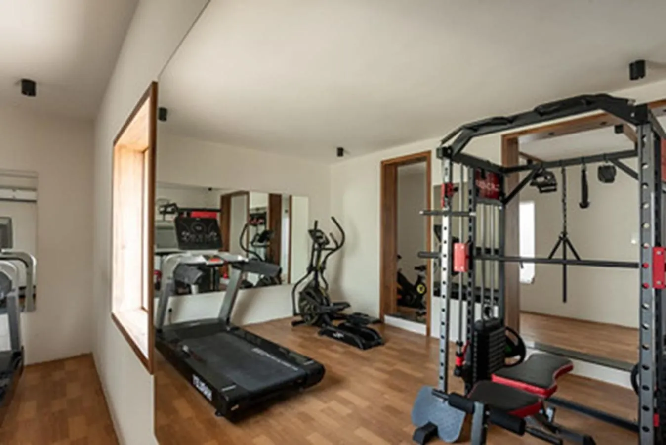 Fitness centre/facilities in Royal Regency