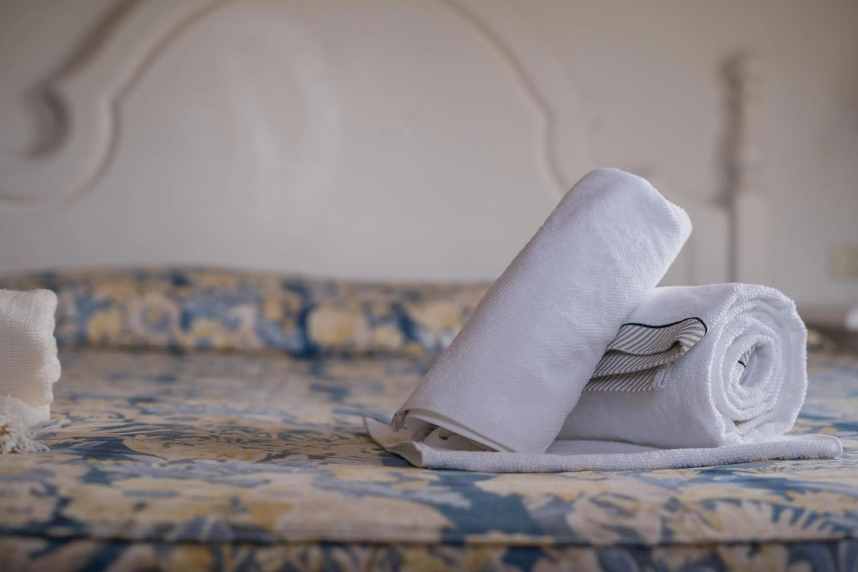 Decorative detail, Bed in Il Giardino degli Oleandri