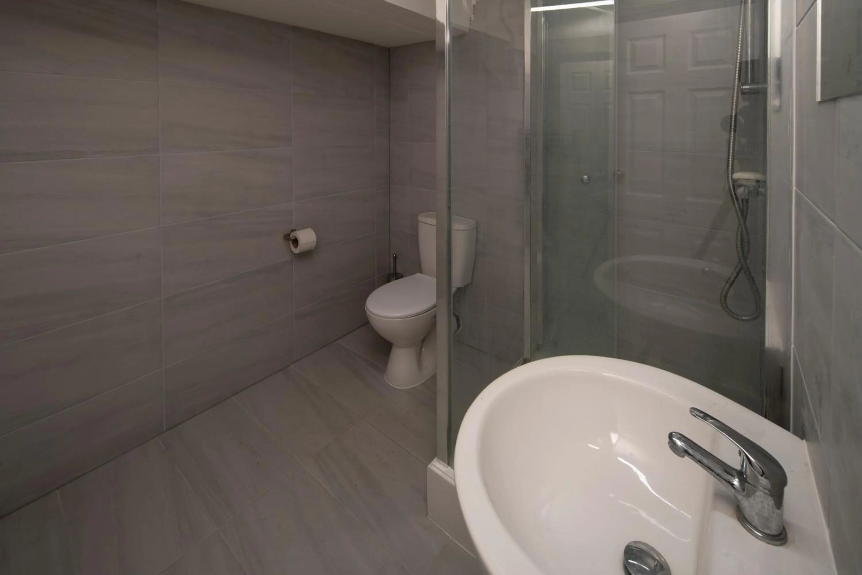 Bathroom in Harbourside Hostel Bristol