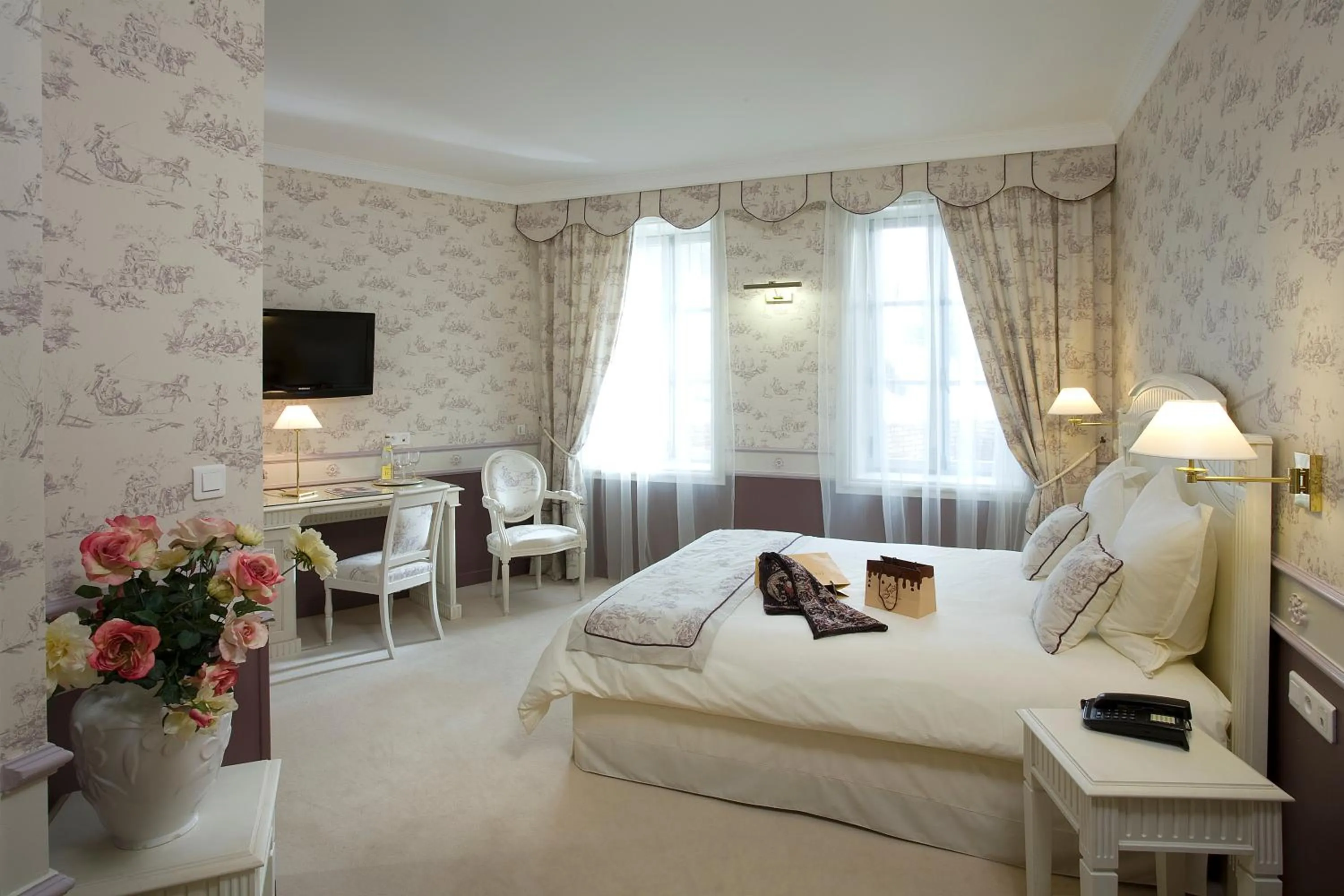 Photo of the whole room, Bed in Mercure Moulins Centre Hôtel de Paris