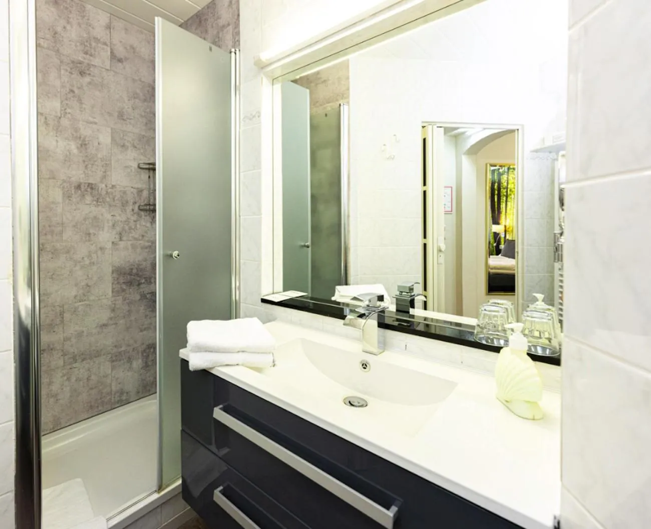 Bathroom in Waldhotel Kurfürst