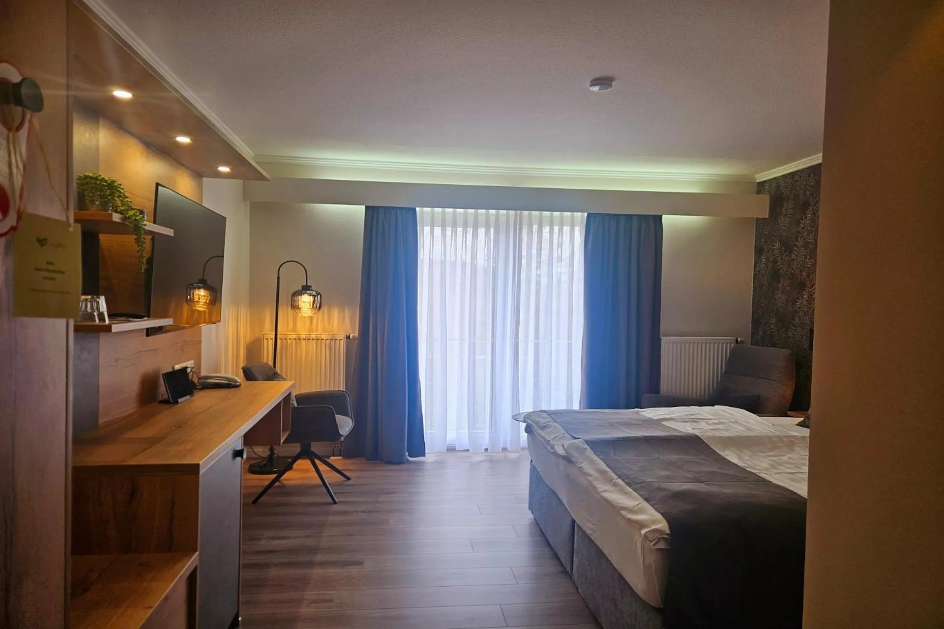 Photo of the whole room, Bed in Waldhotel Kurfürst