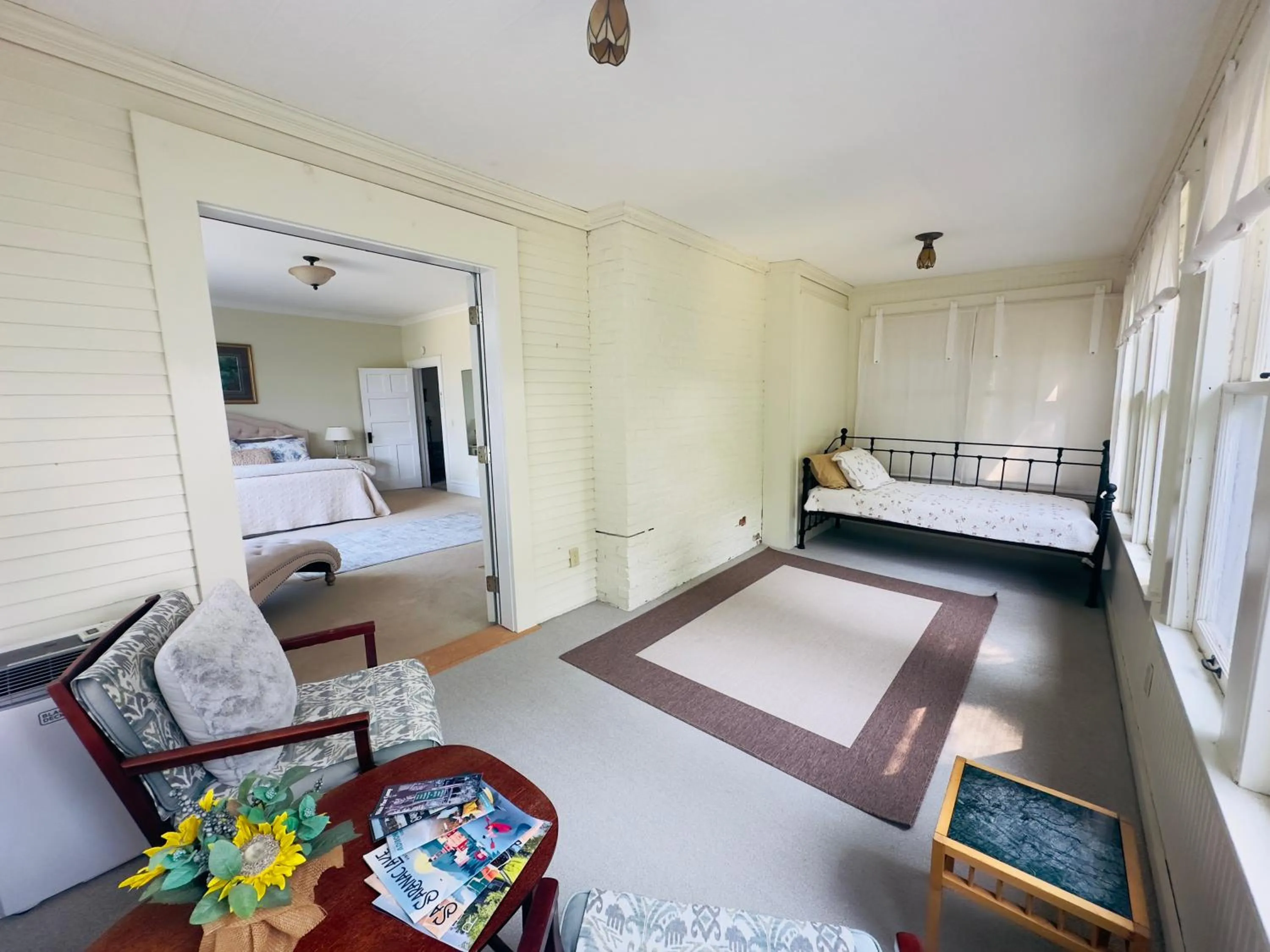 Patio, Bed in Franklin Manor Bed and Breakfast